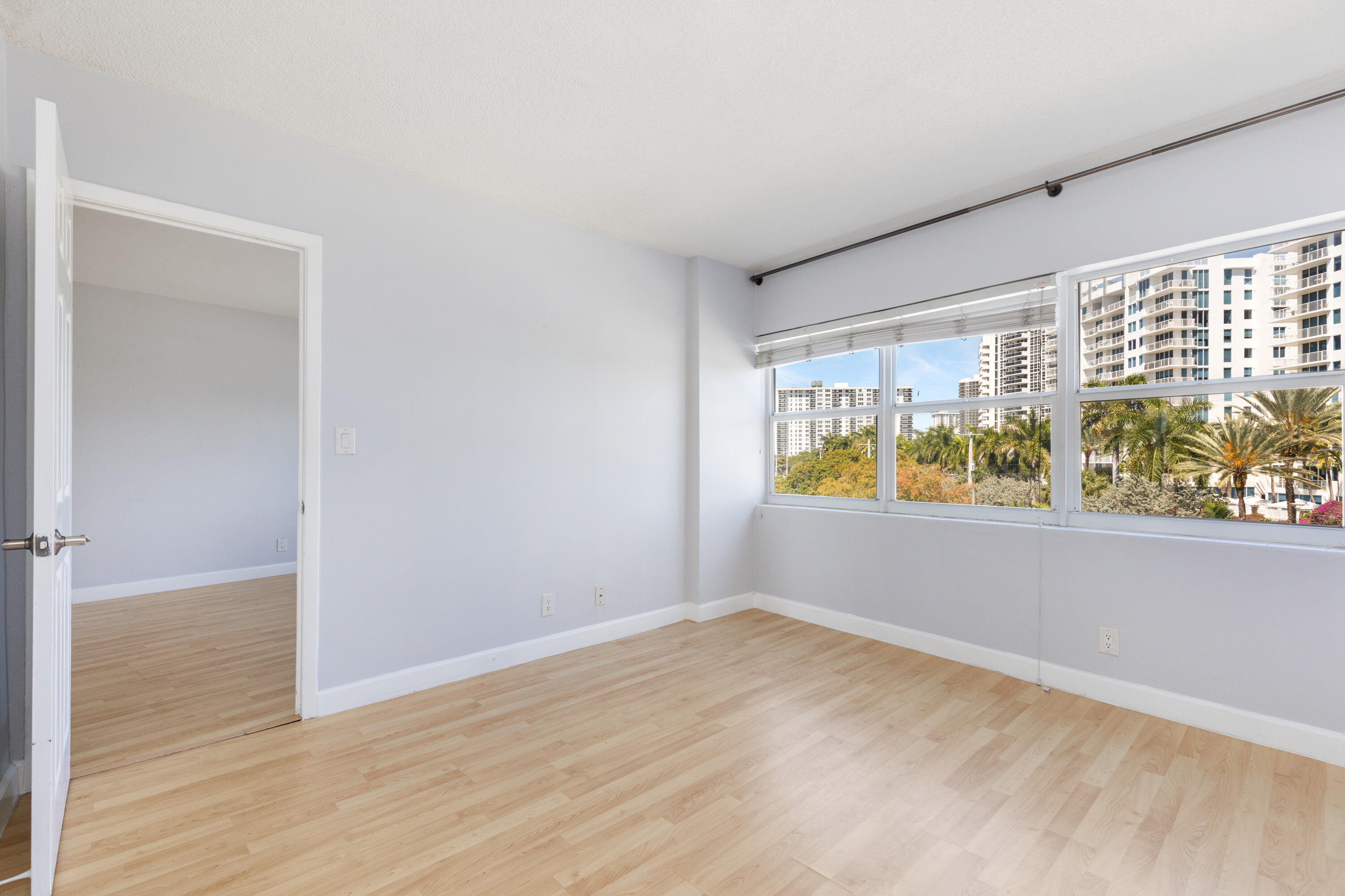 3250 NE 28th #404, Fort Lauderdale FL 33308