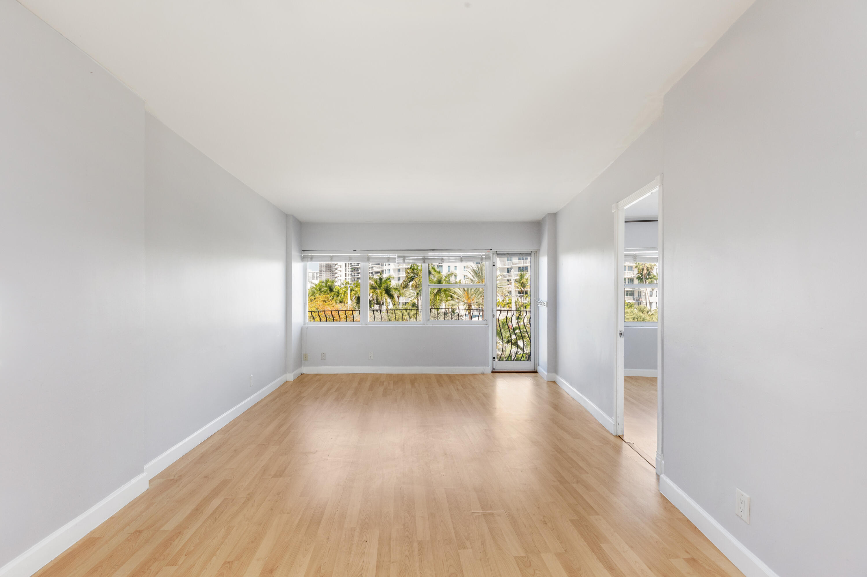 3250 NE 28th #404, Fort Lauderdale FL 33308