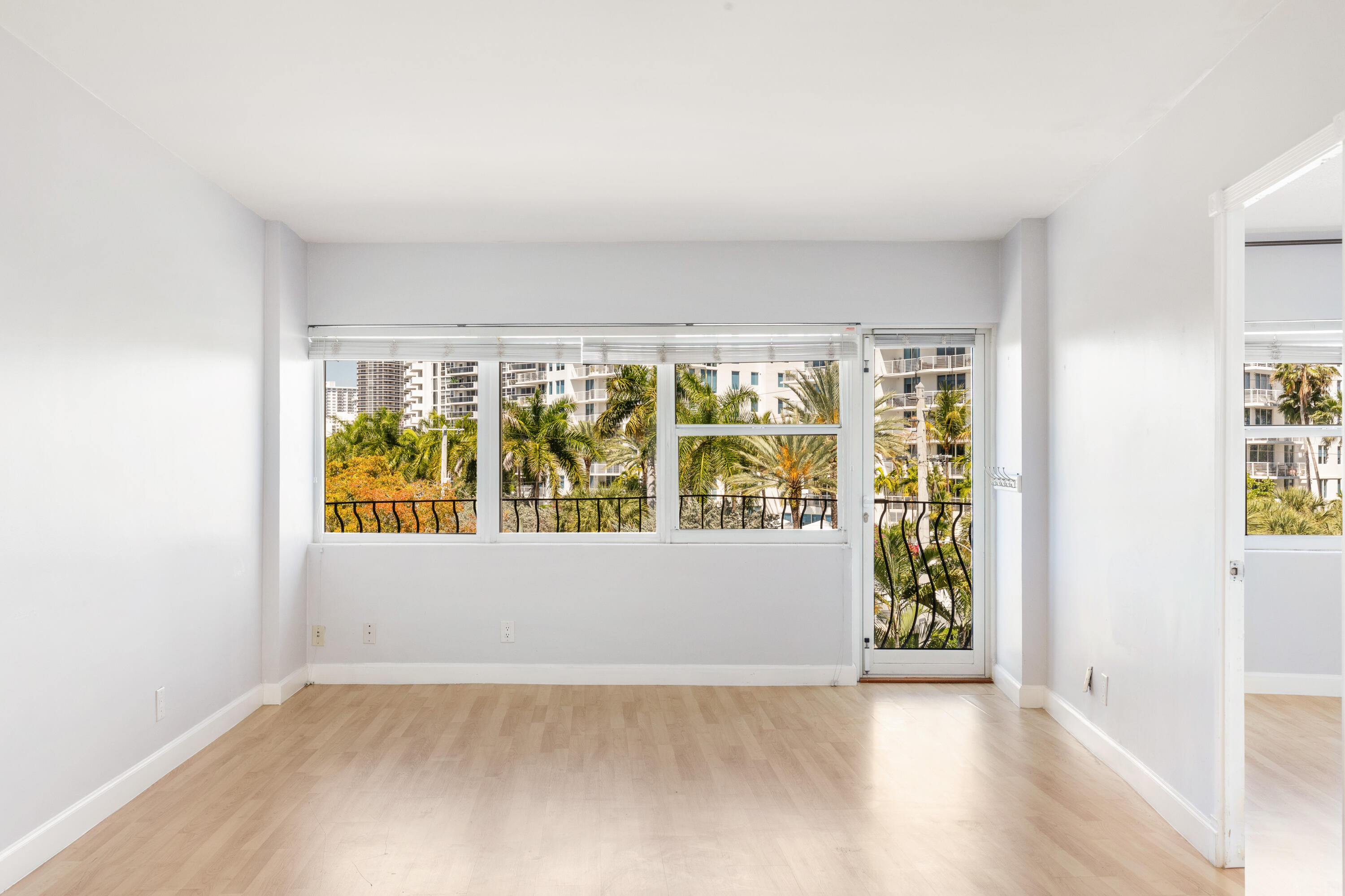 3250 NE 28th #404, Fort Lauderdale FL 33308