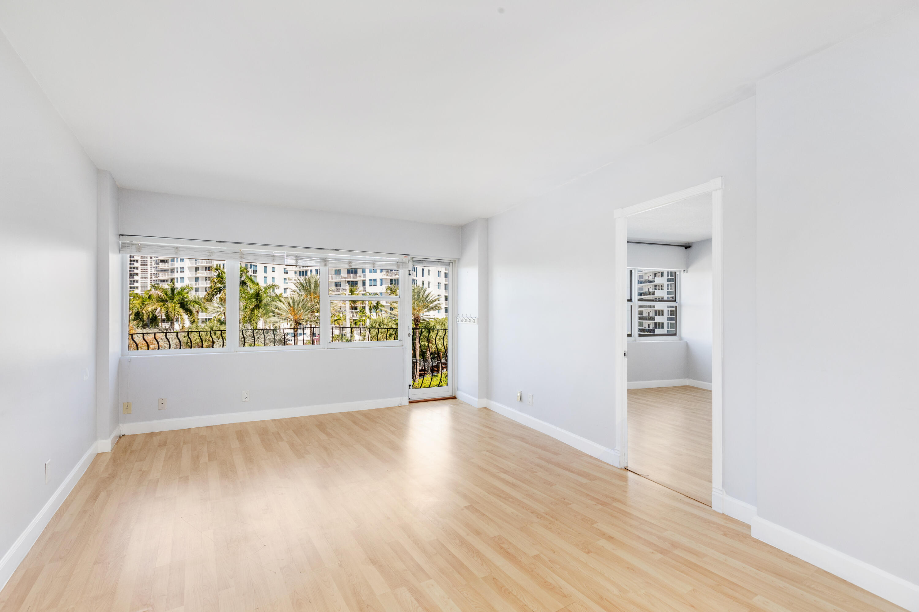3250 NE 28th #404, Fort Lauderdale FL 33308