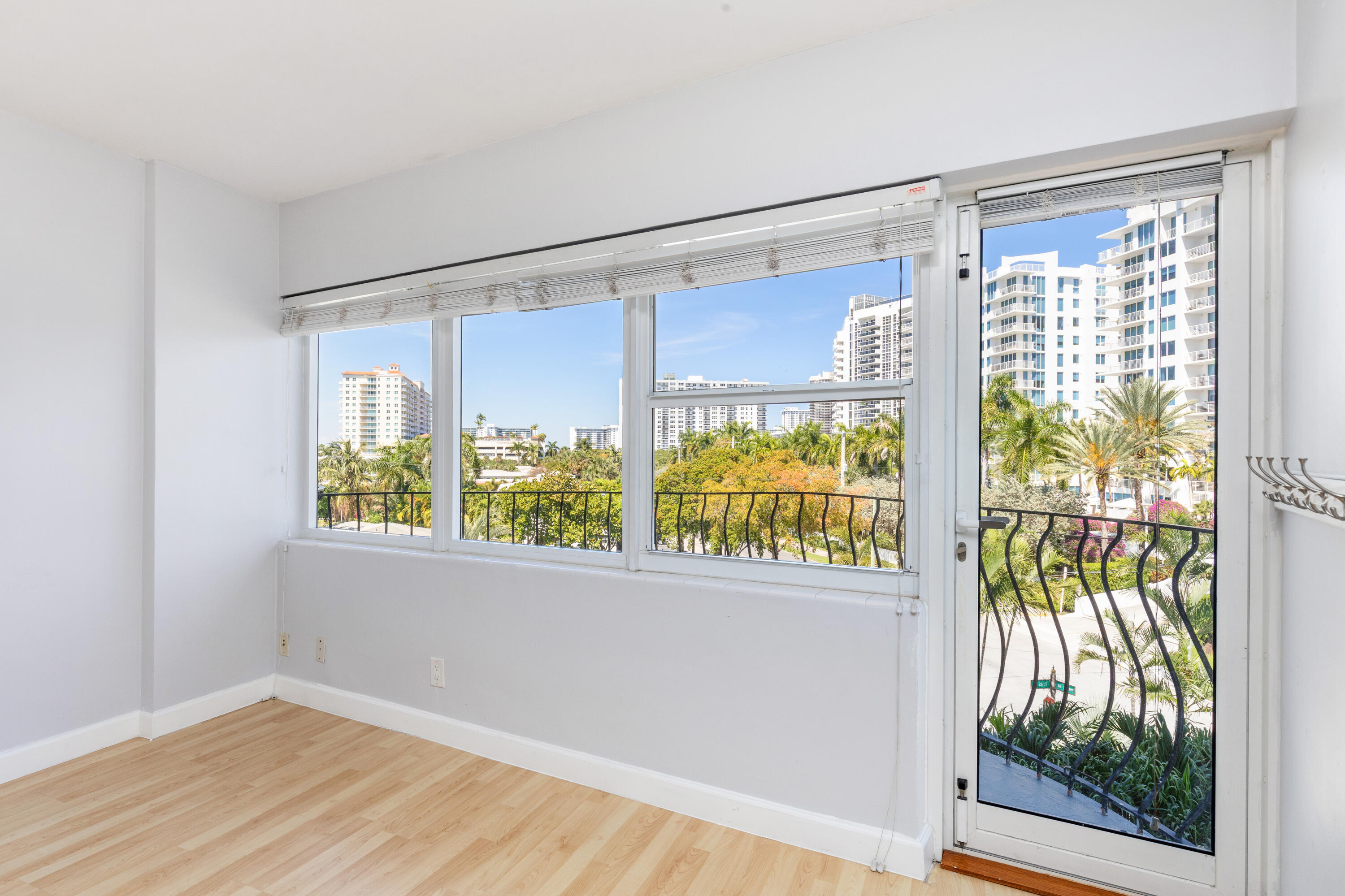 3250 NE 28th #404, Fort Lauderdale FL 33308