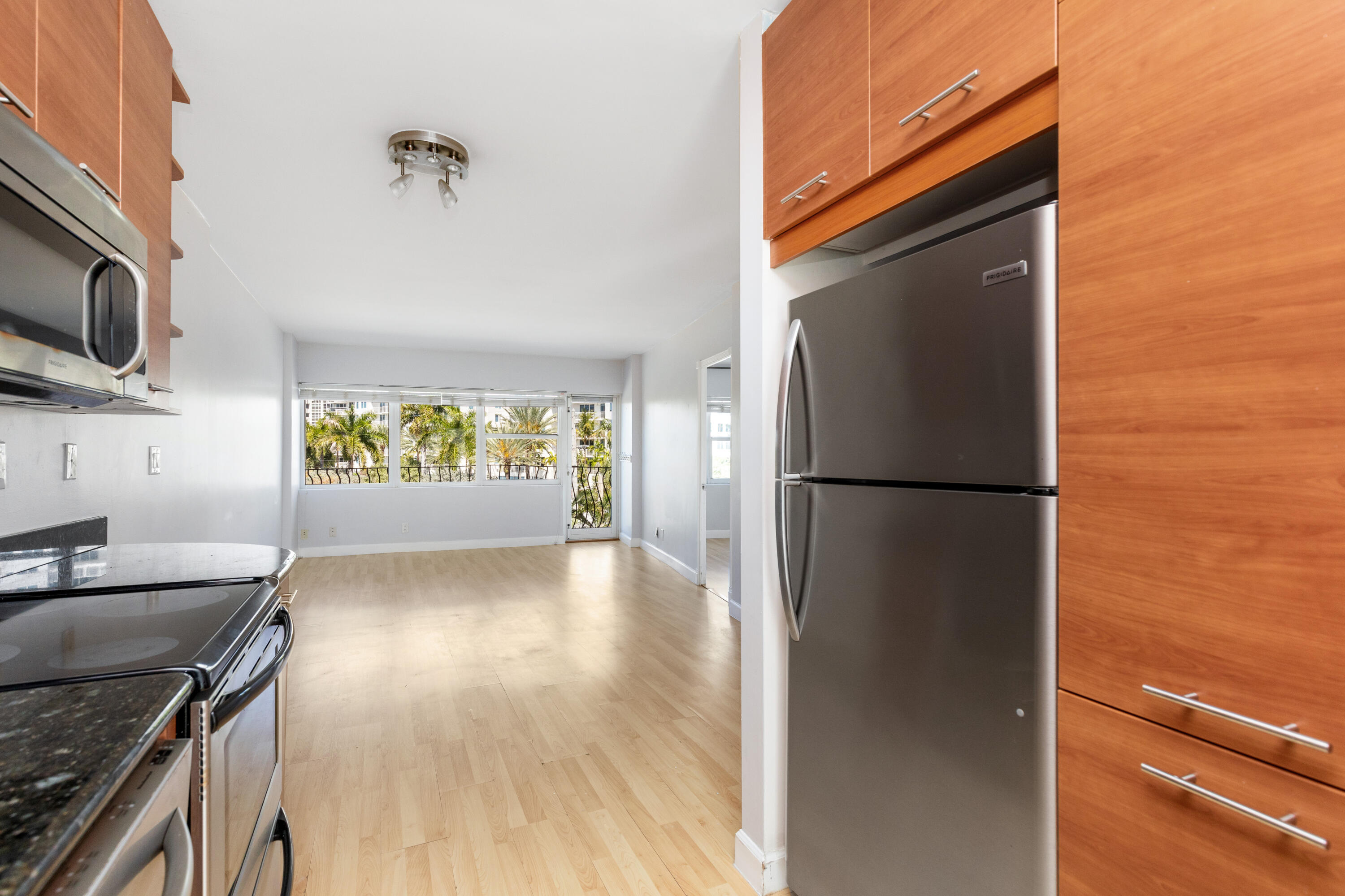 3250 NE 28th #404, Fort Lauderdale FL 33308