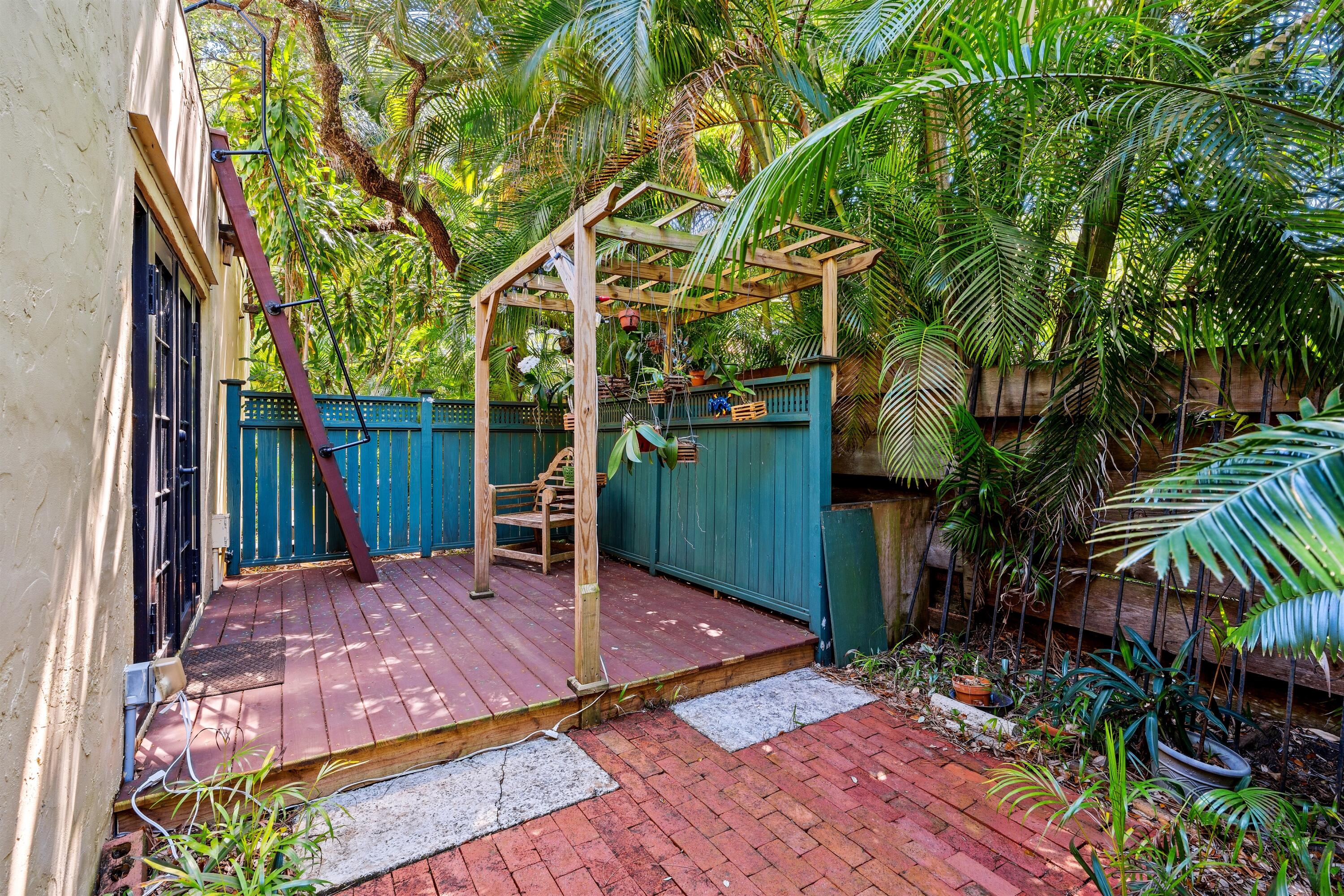 825 Alamanda, Boca Raton FL 33486