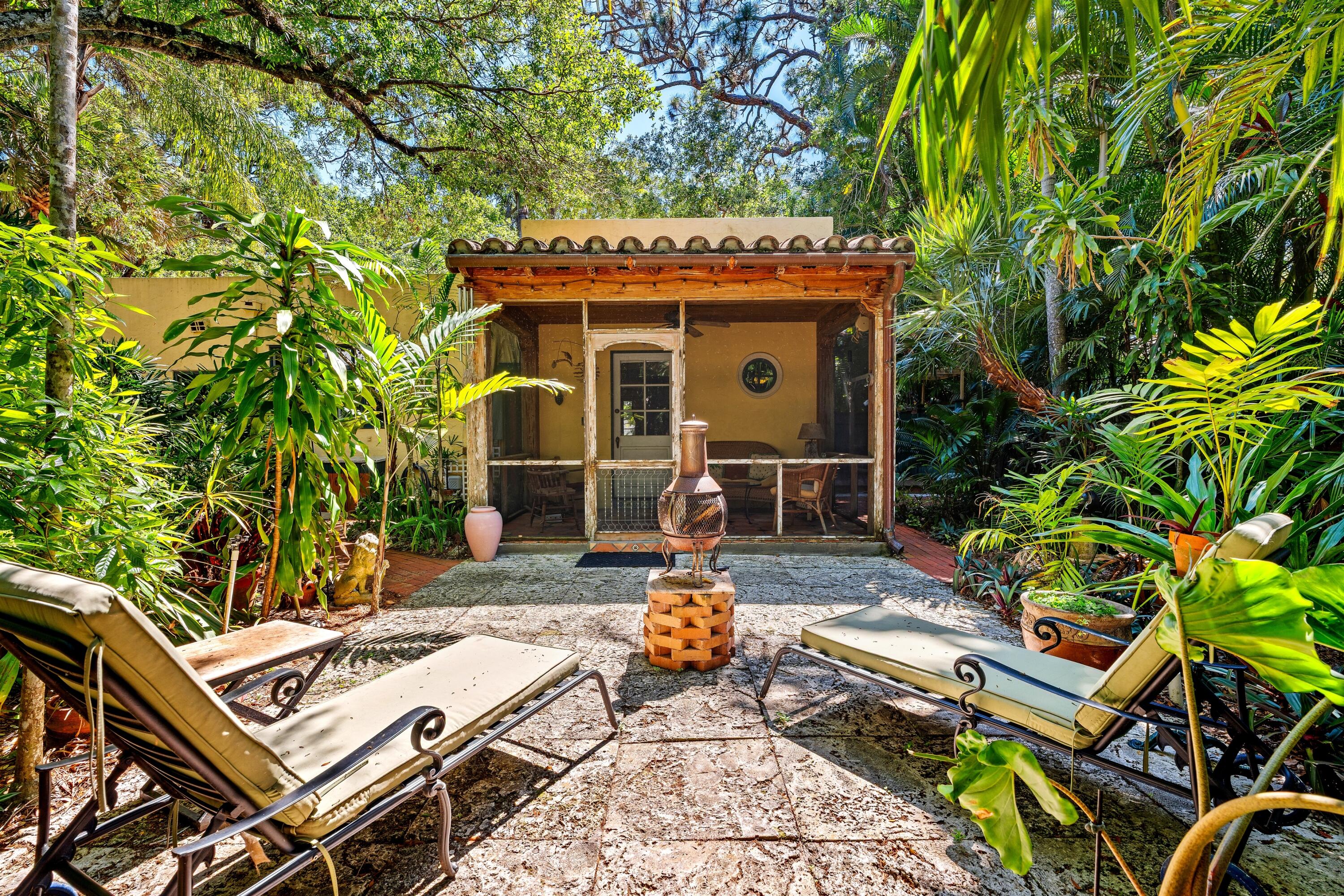 825 Alamanda, Boca Raton FL 33486