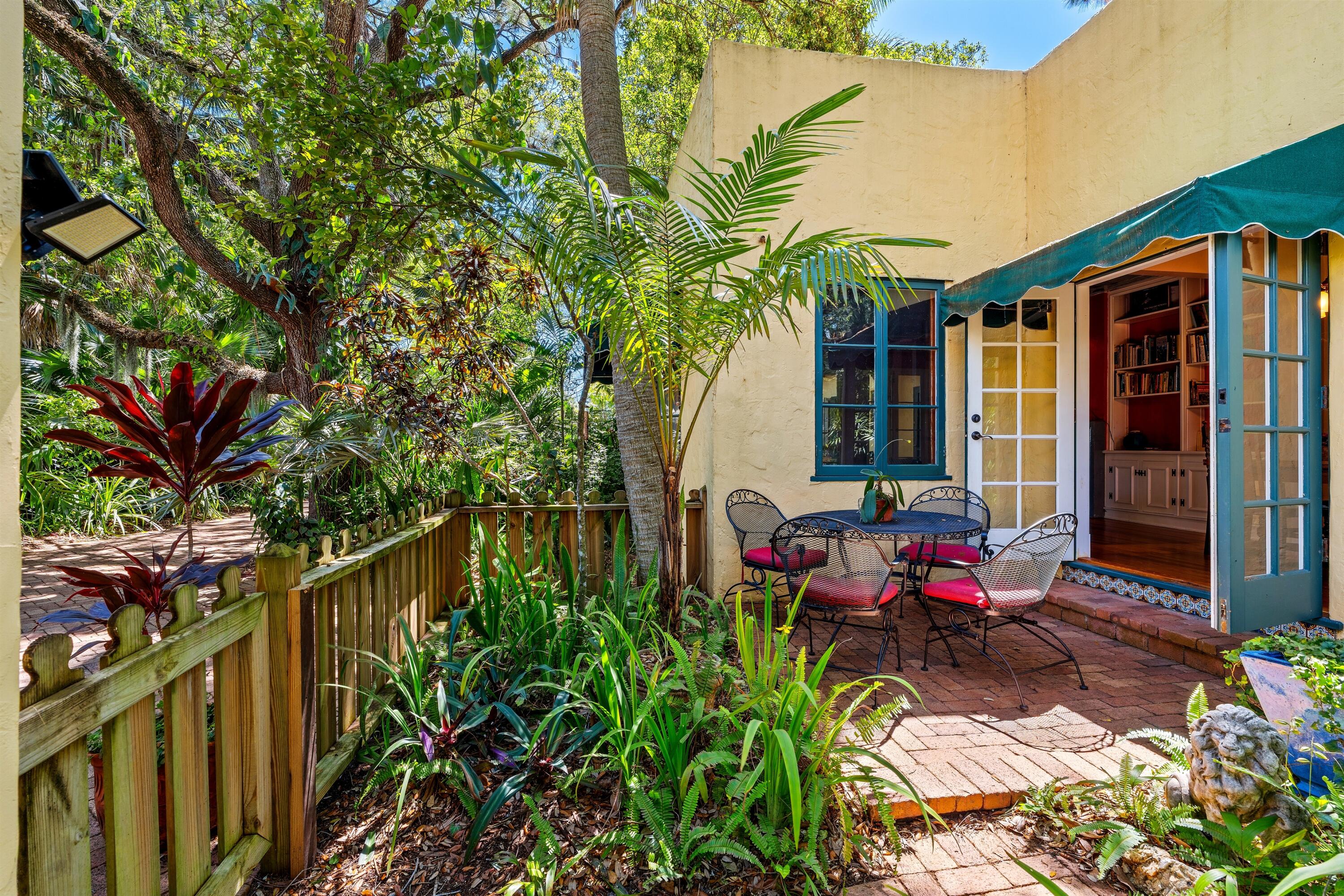 825 Alamanda, Boca Raton FL 33486