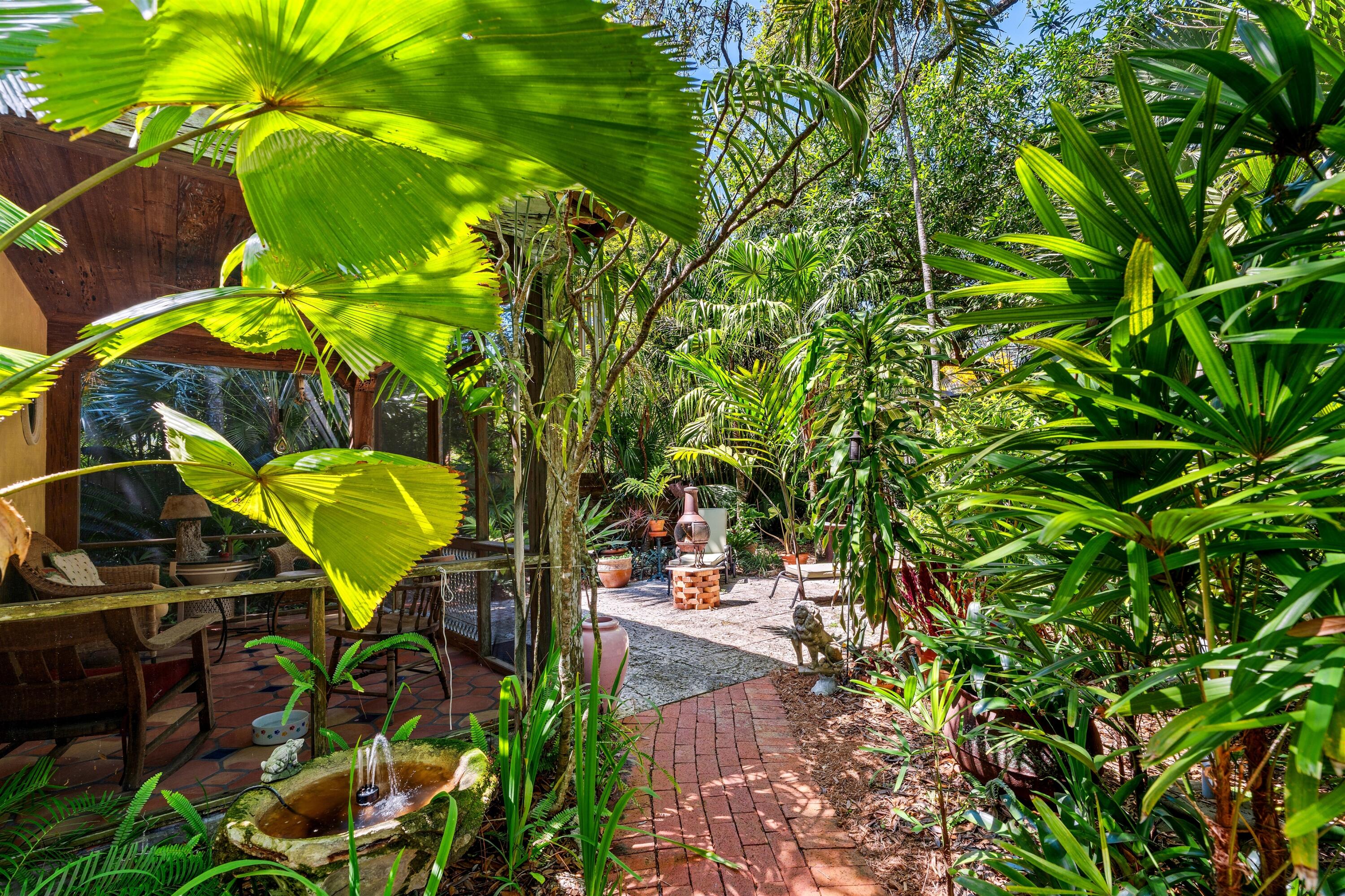 825 Alamanda, Boca Raton FL 33486
