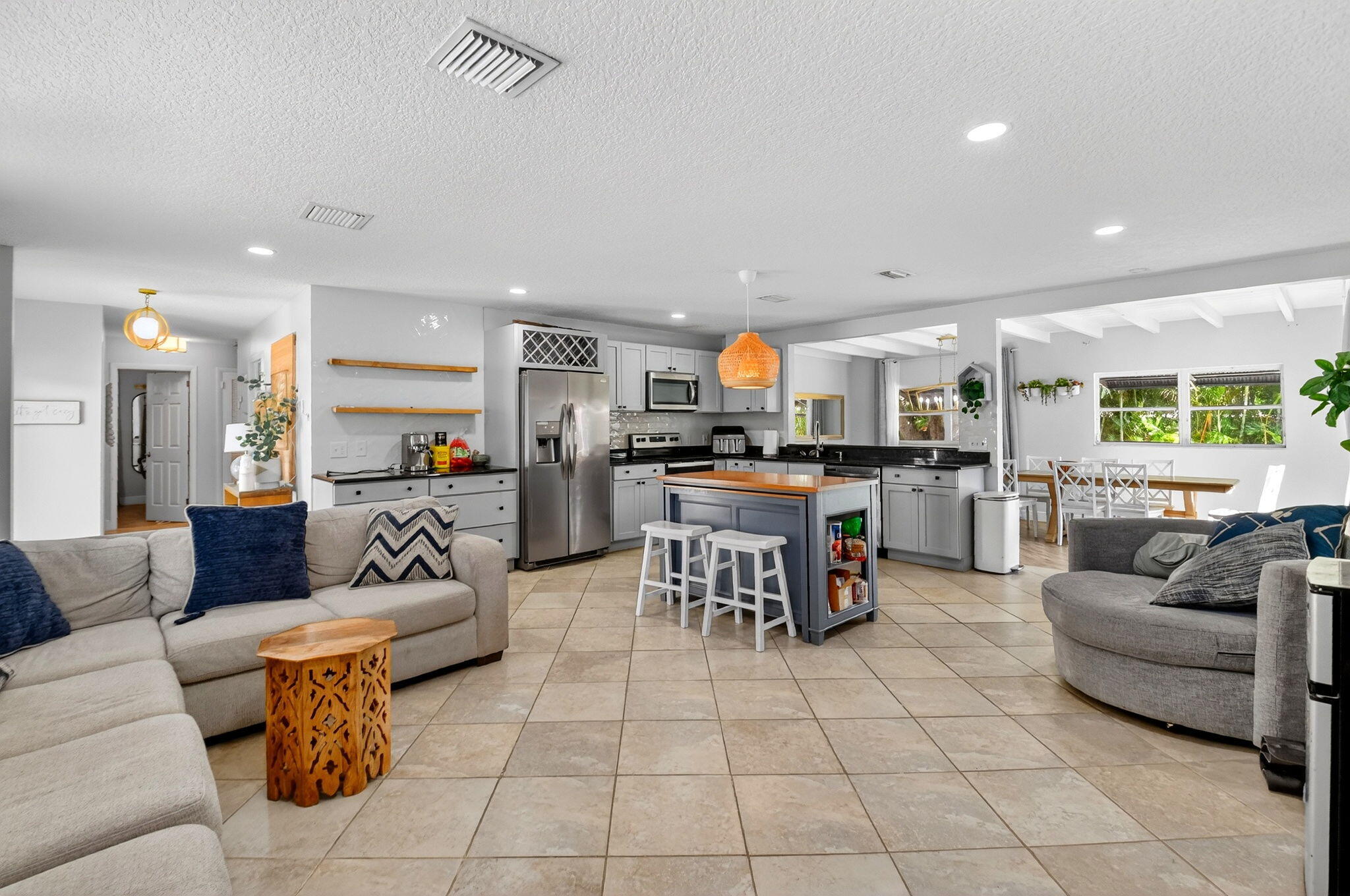 320 Riverdale, Palm Springs FL 33461