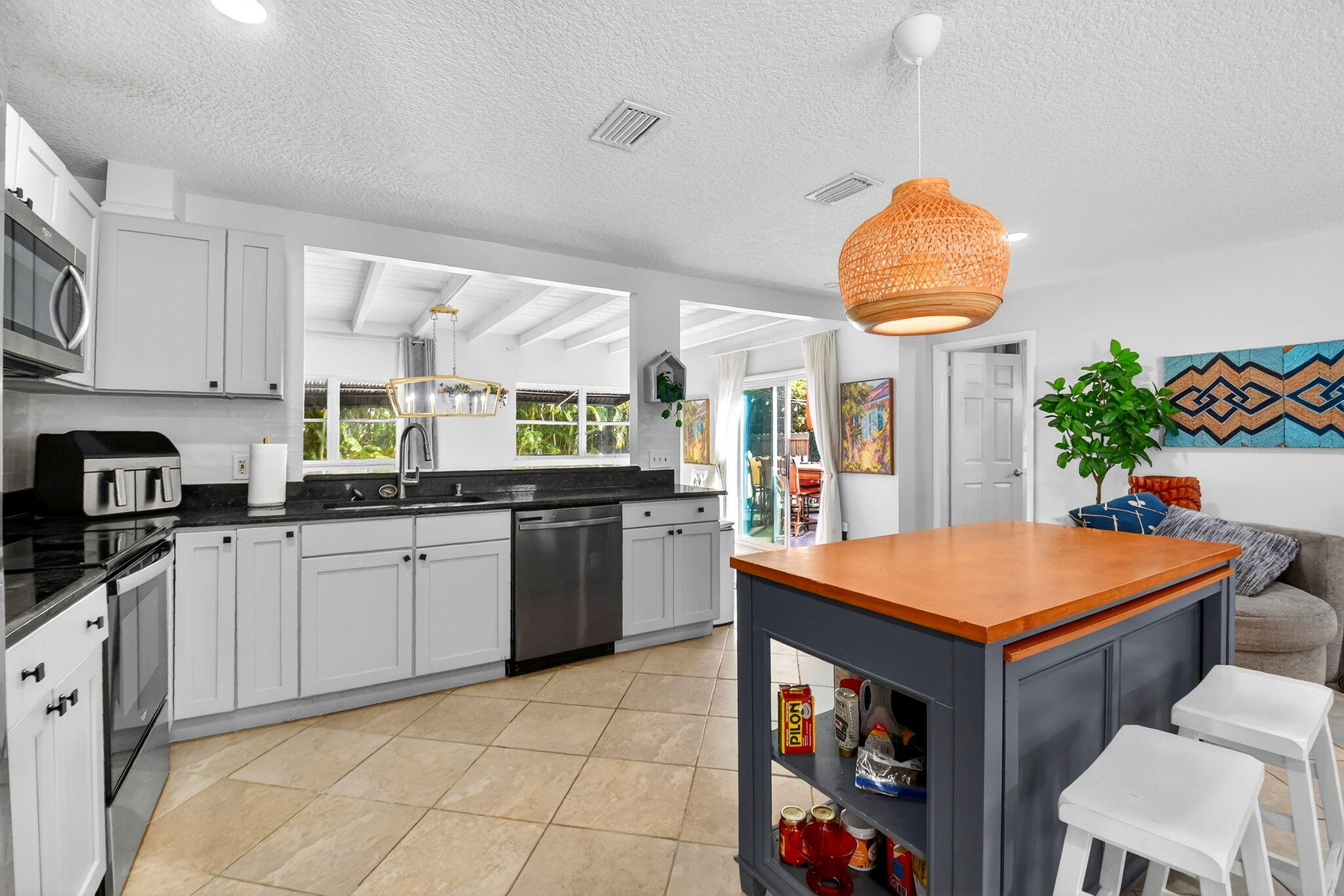 320 Riverdale, Palm Springs FL 33461