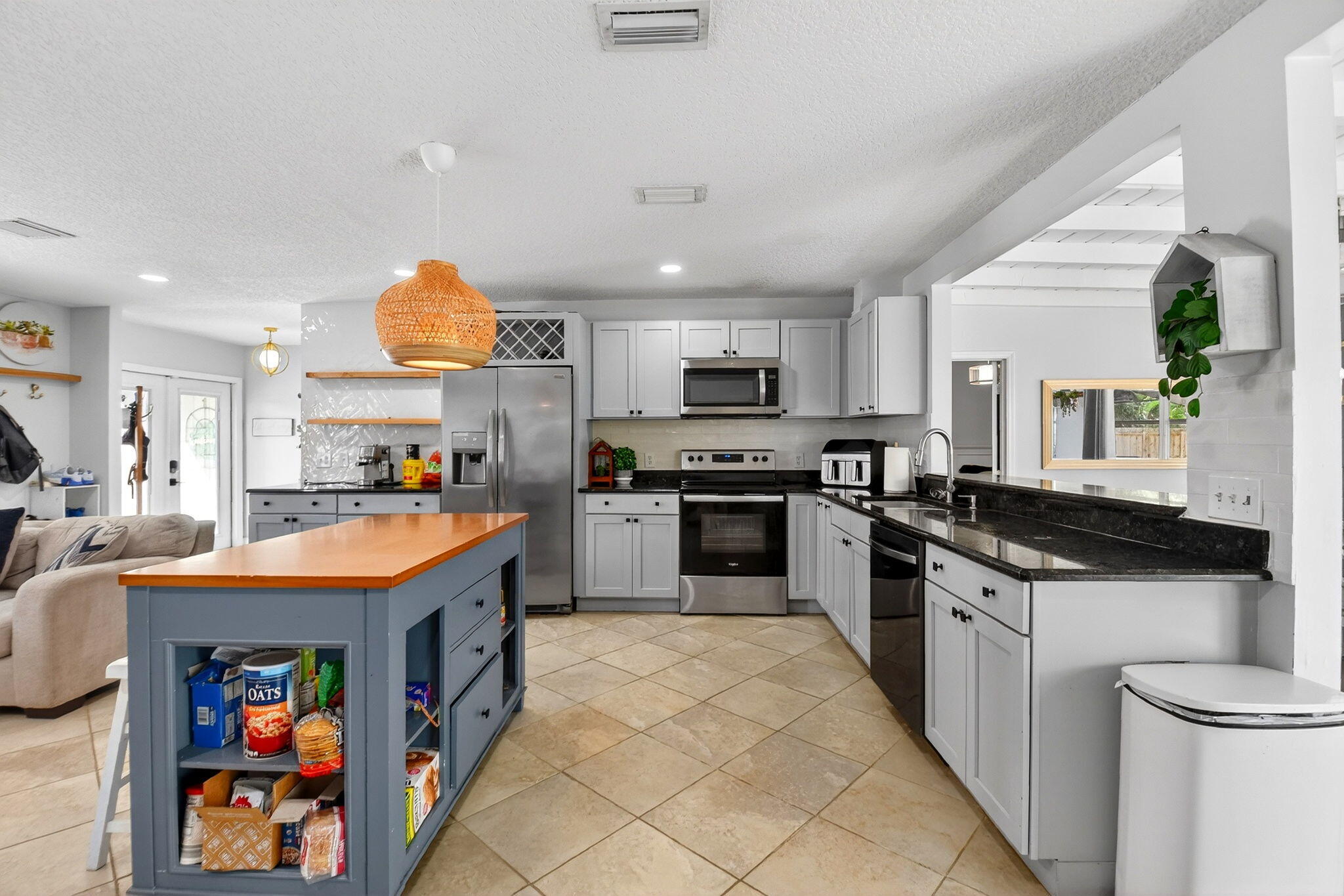 320 Riverdale, Palm Springs FL 33461