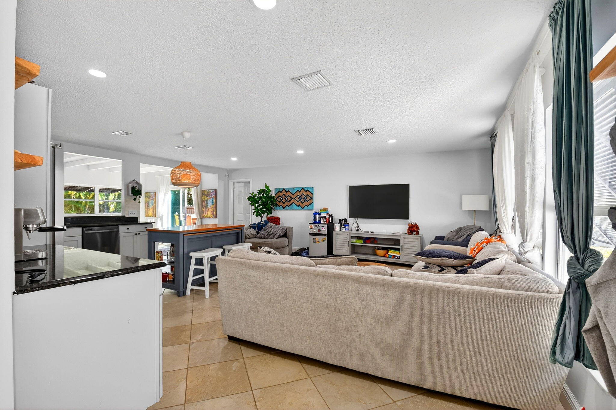 320 Riverdale, Palm Springs FL 33461