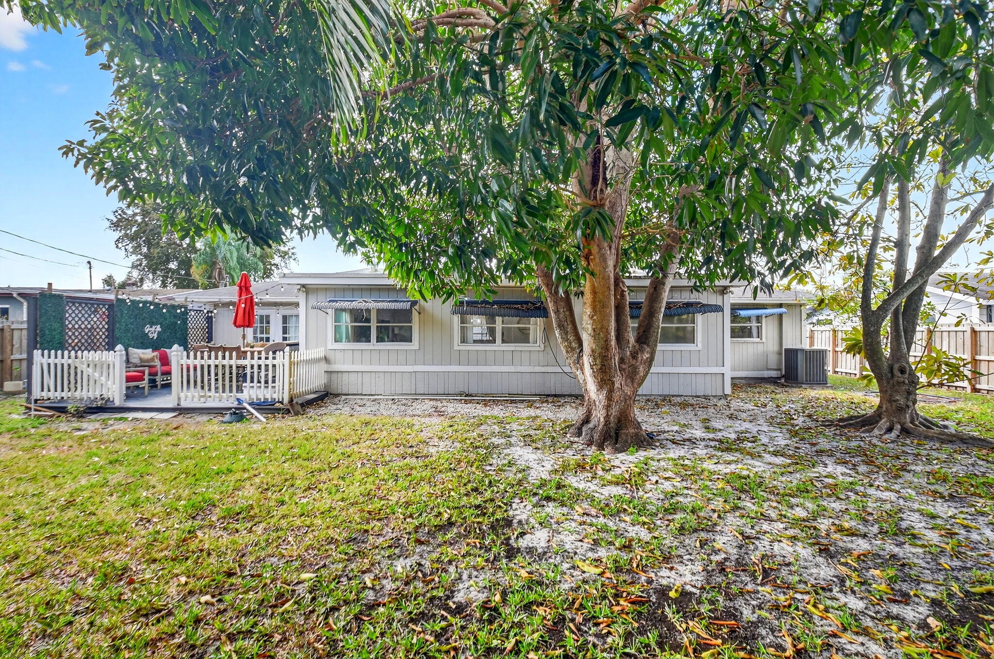 320 Riverdale, Palm Springs FL 33461