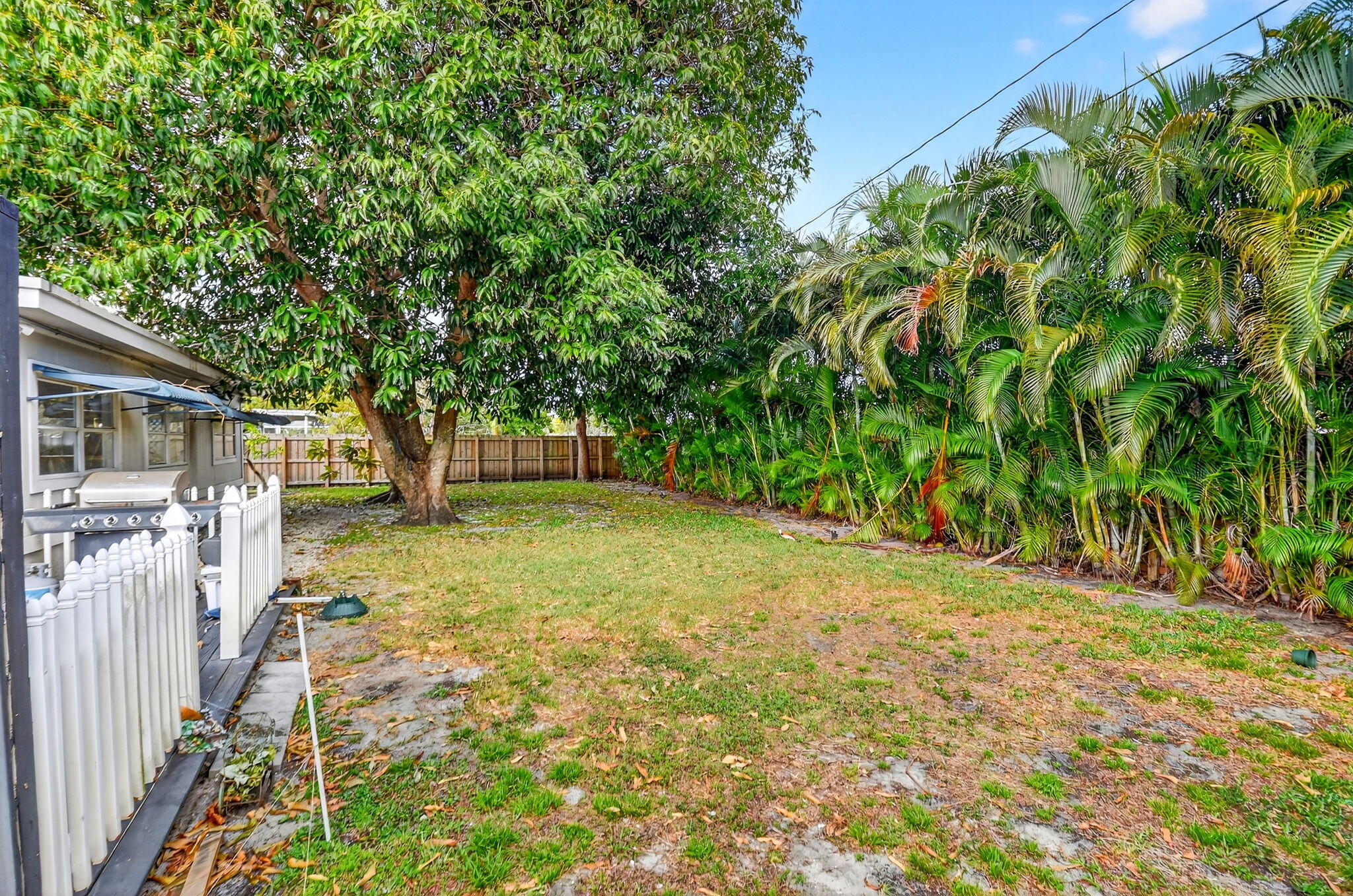 320 Riverdale, Palm Springs FL 33461