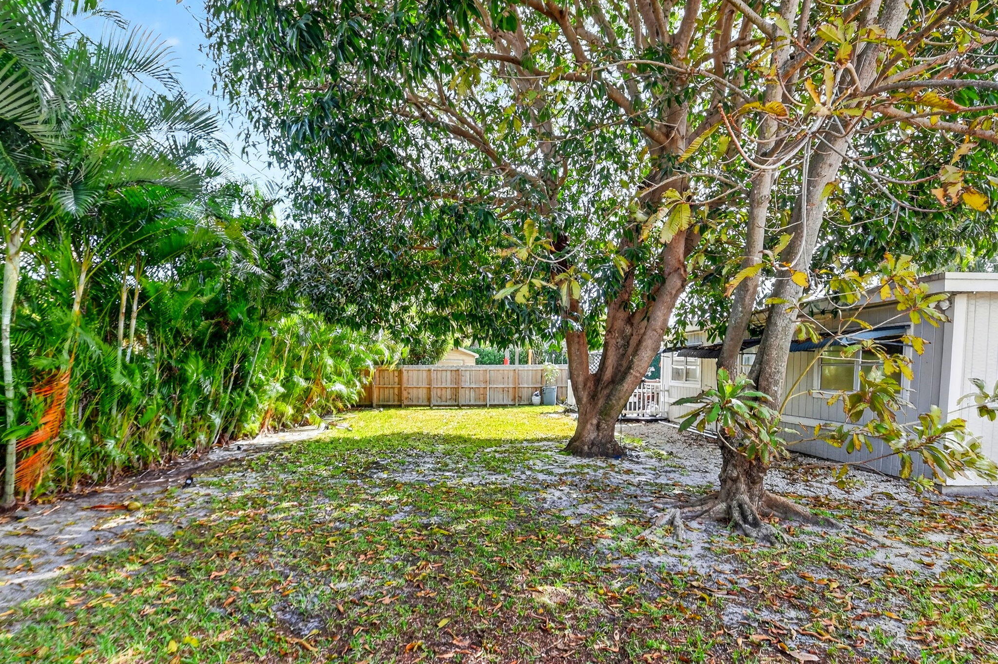 320 Riverdale, Palm Springs FL 33461