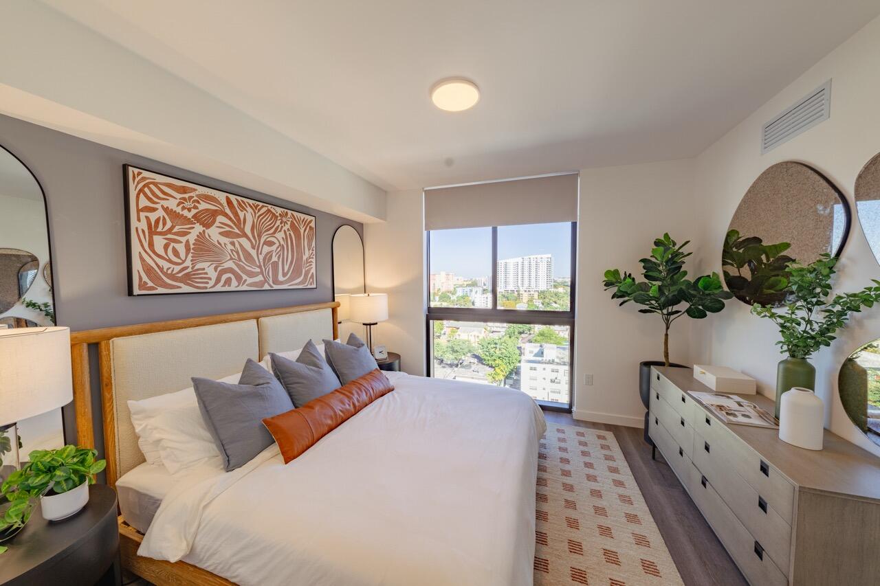 450 SW 5th #401, Miami FL 33130