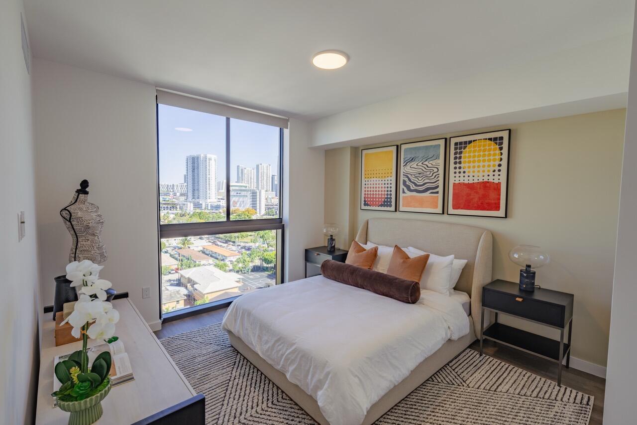 450 SW 5th #401, Miami FL 33130