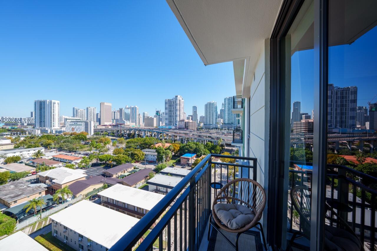 450 SW 5th #401, Miami FL 33130