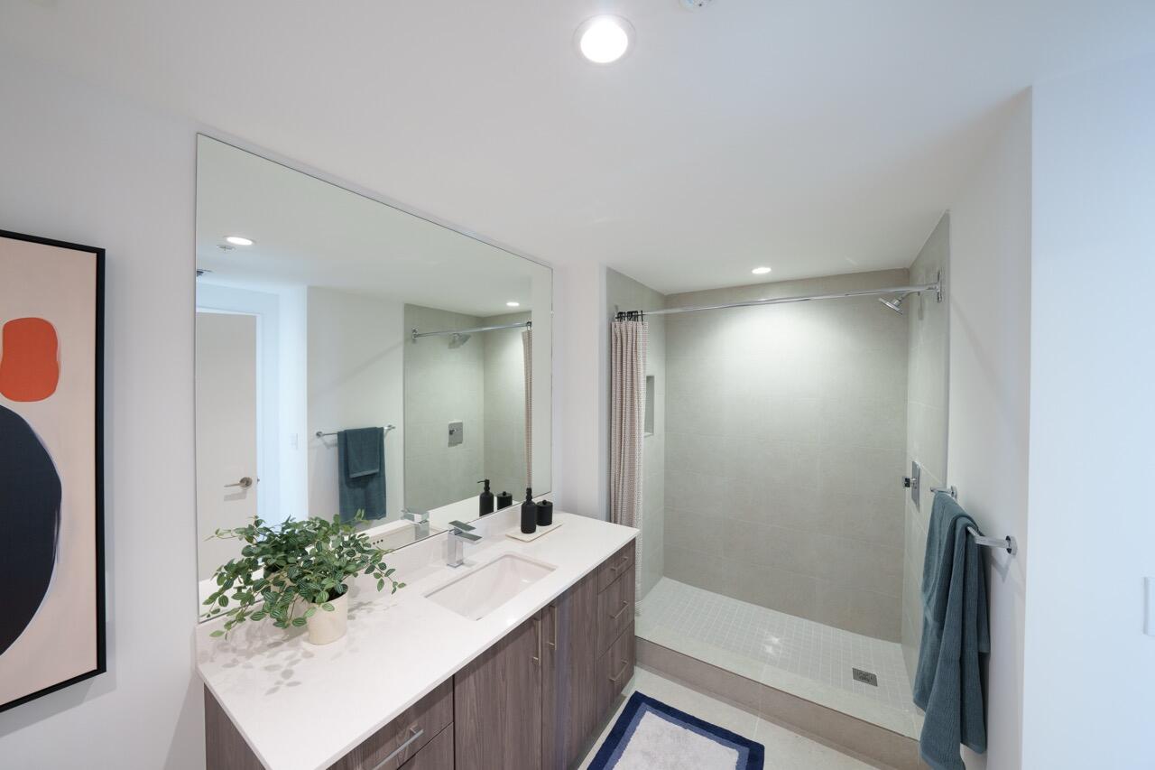 450 SW 5th #515, Miami FL 33130