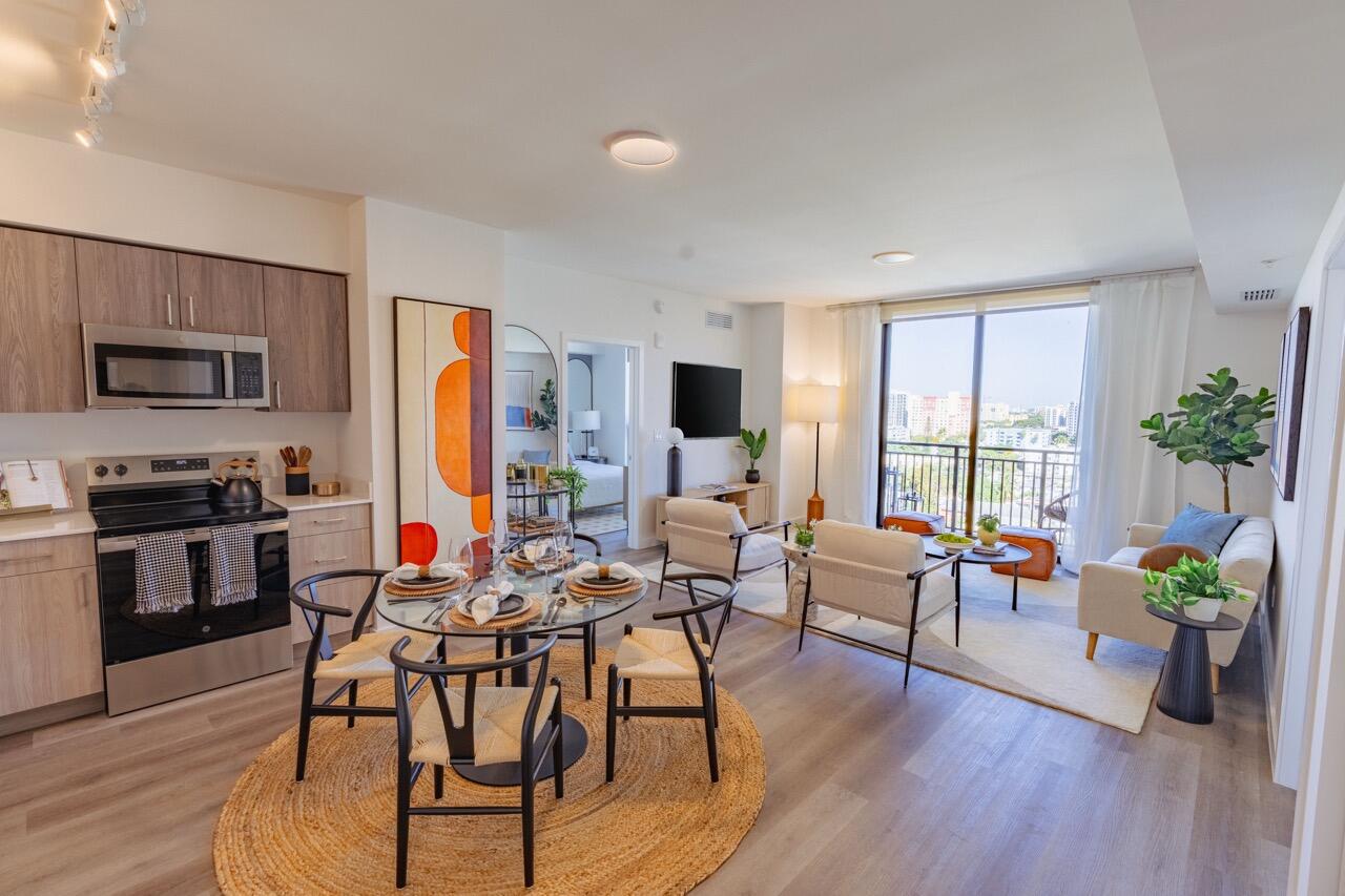 450 SW 5th #608, Miami FL 33130