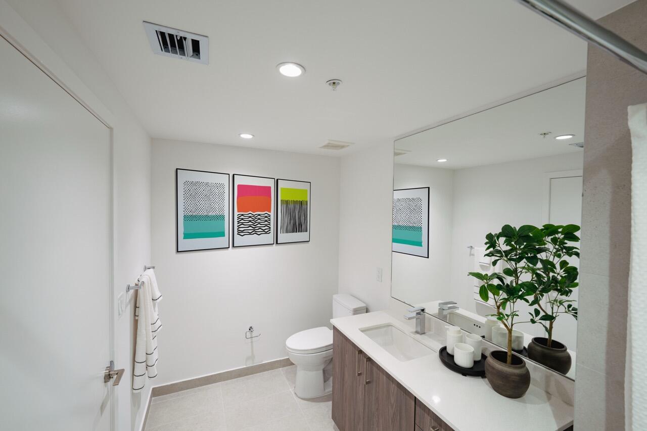 450 SW 5th #608, Miami FL 33130