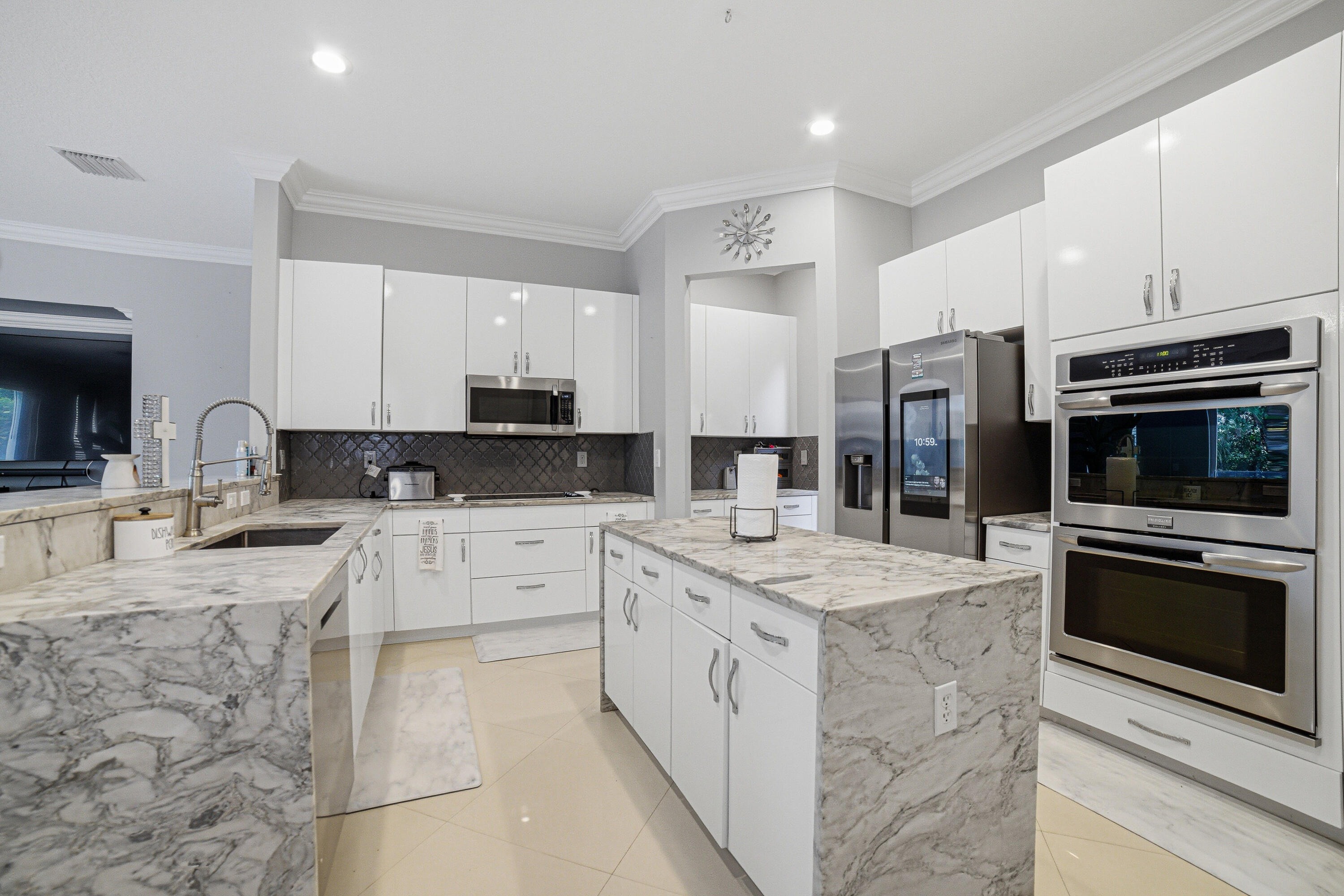 9195 Nugent, West Palm Beach FL 33411