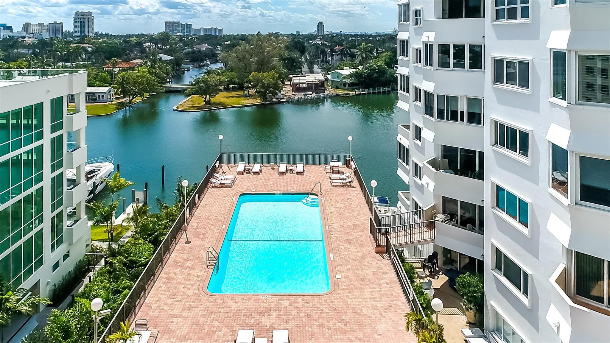 333 Sunset #208, Fort Lauderdale FL 33301