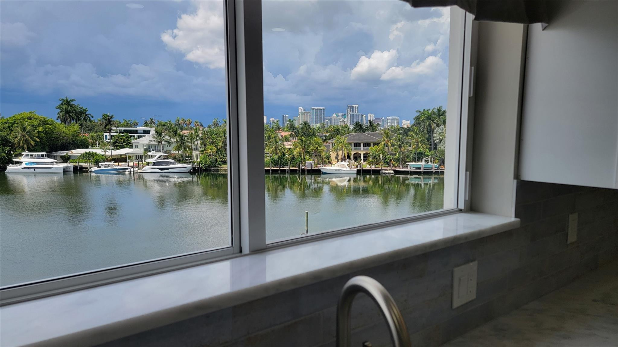 333 Sunset #208, Fort Lauderdale FL 33301
