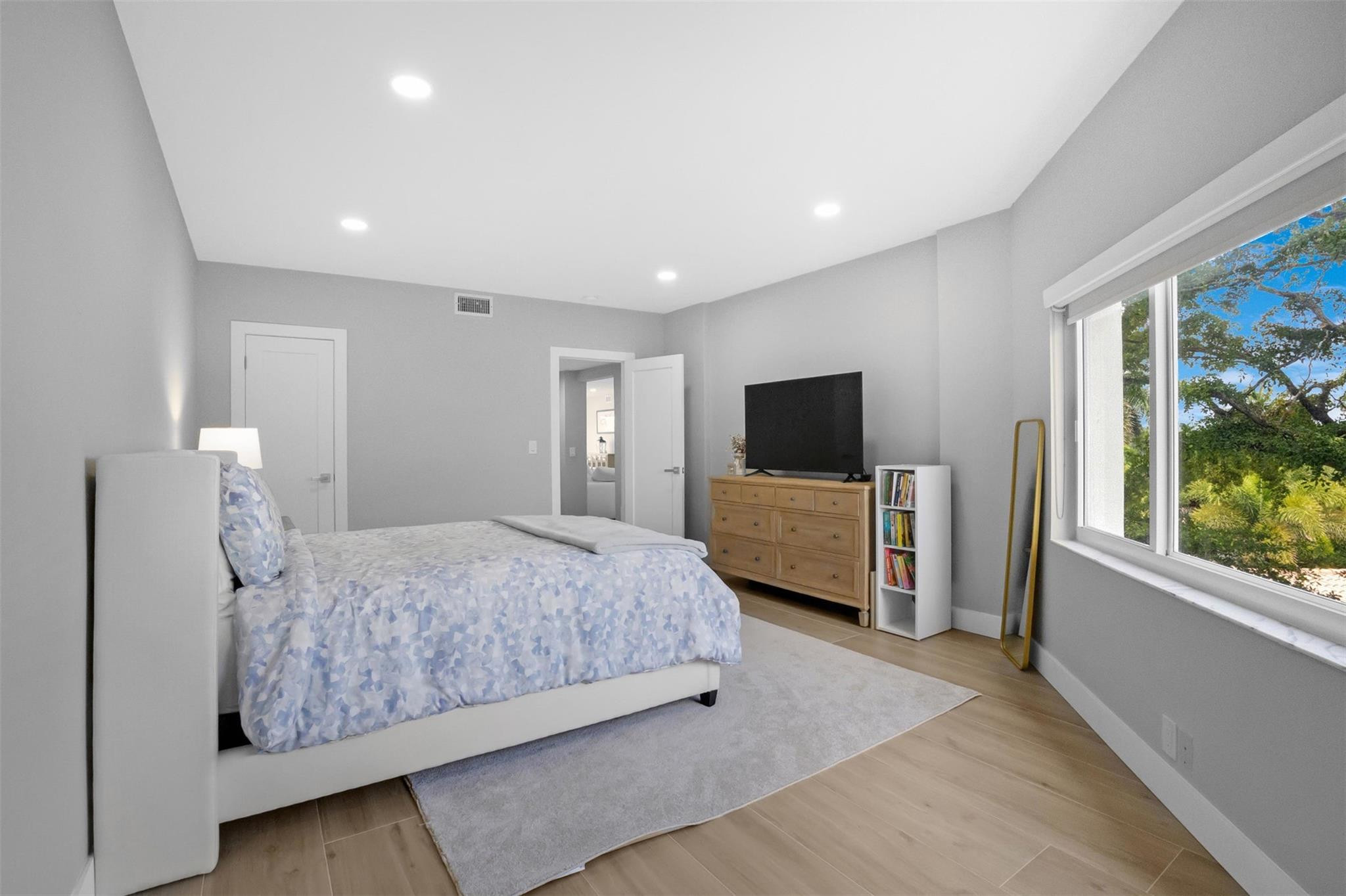 333 Sunset #208, Fort Lauderdale FL 33301