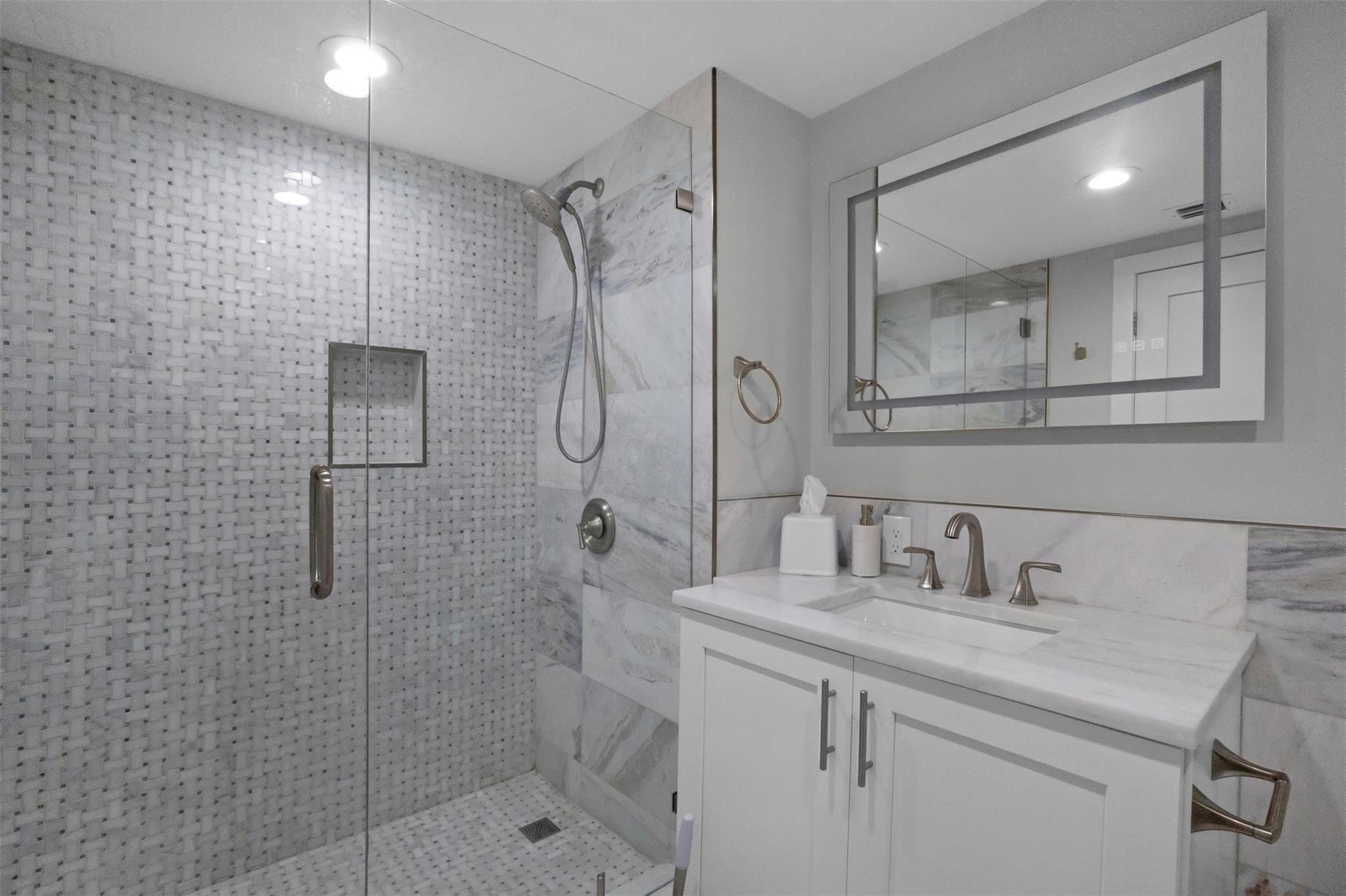 333 Sunset #208, Fort Lauderdale FL 33301