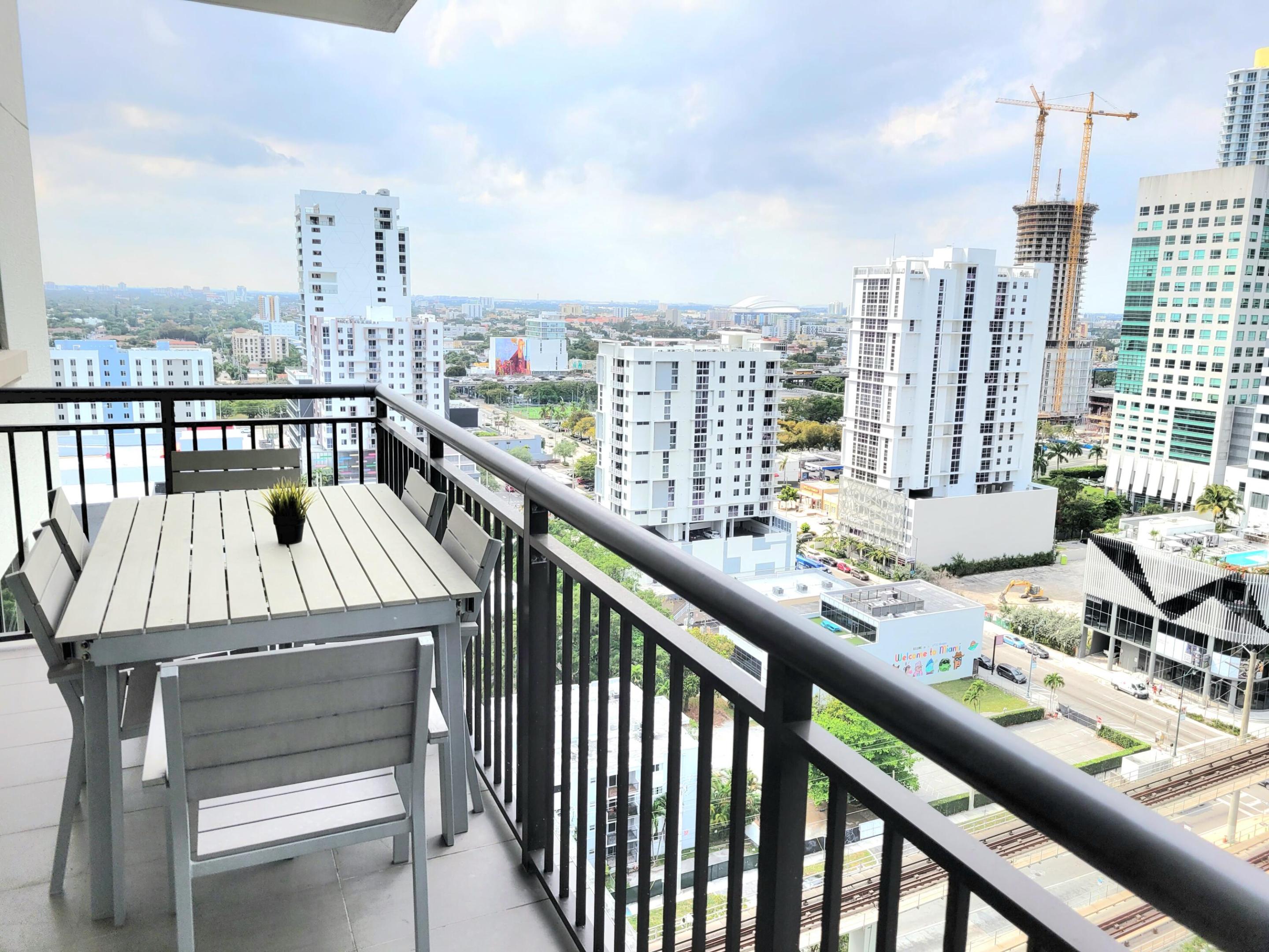 999 SW 1st #1914, Miami FL 33130