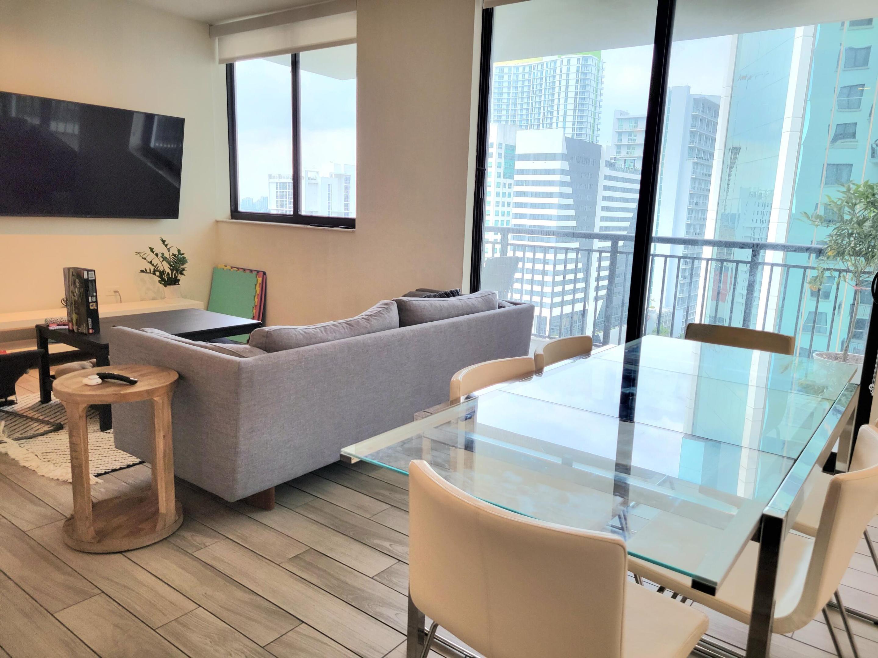 999 SW 1st #1914, Miami FL 33130