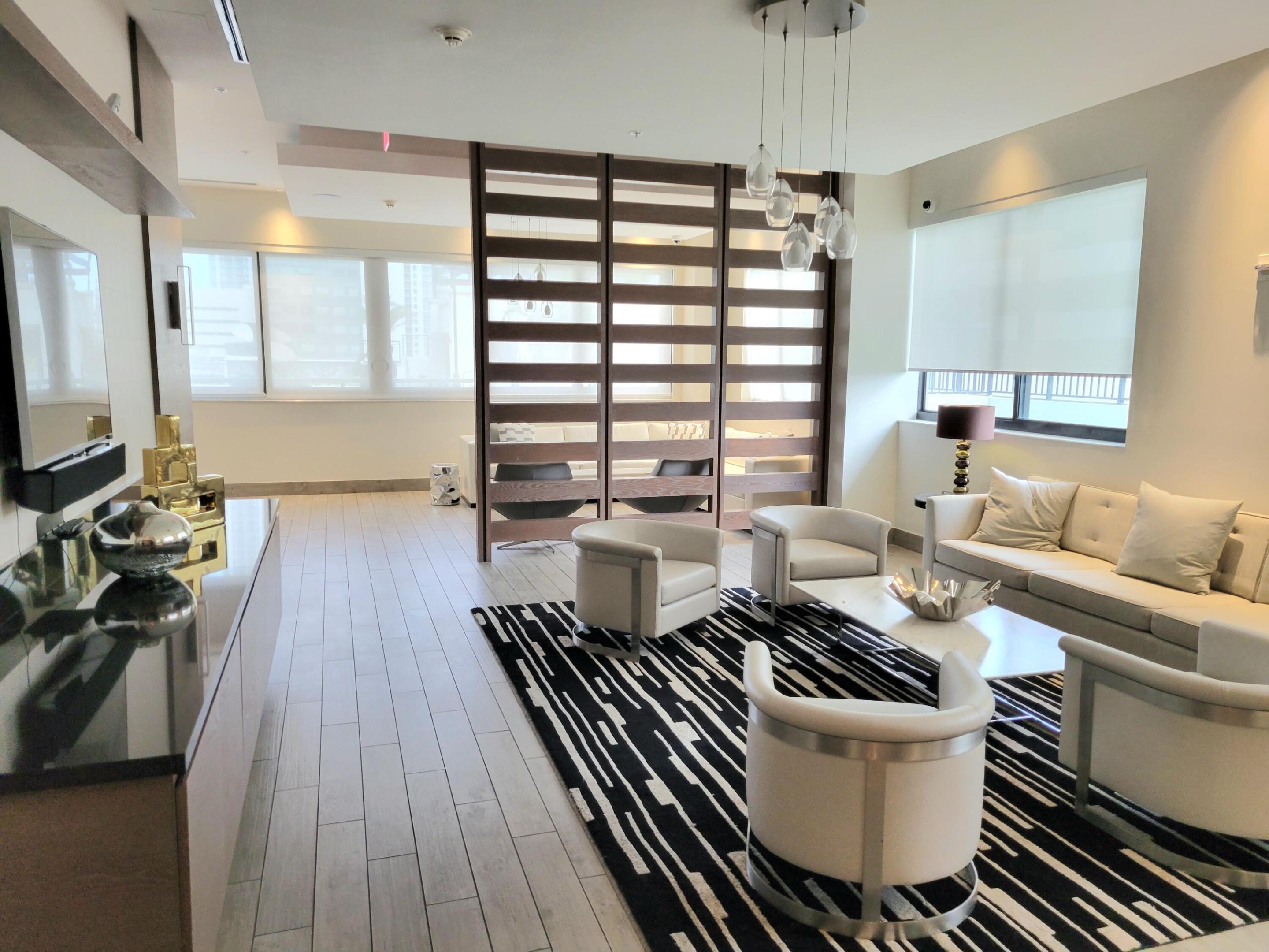 999 SW 1st #1914, Miami FL 33130