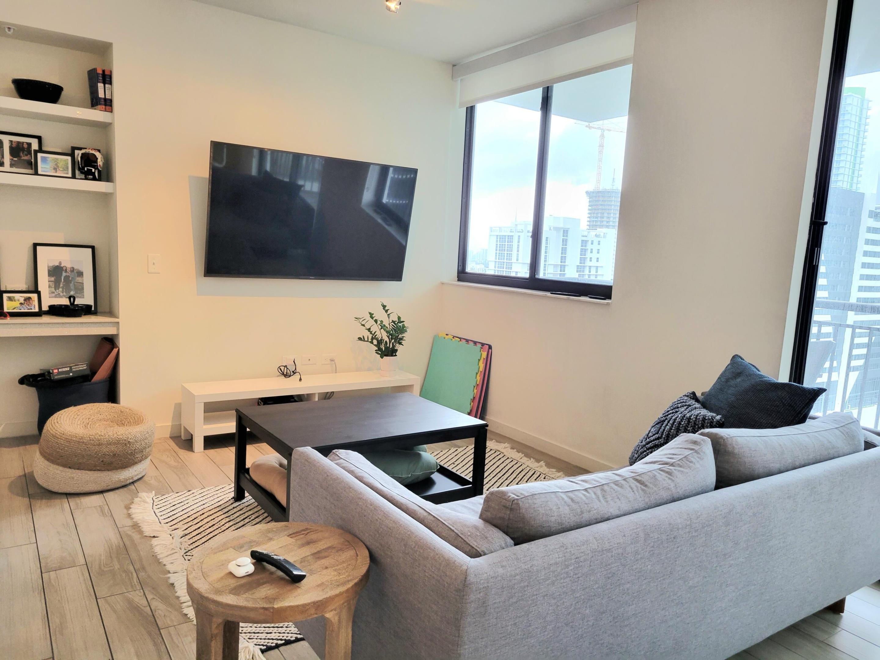 999 SW 1st #1914, Miami FL 33130