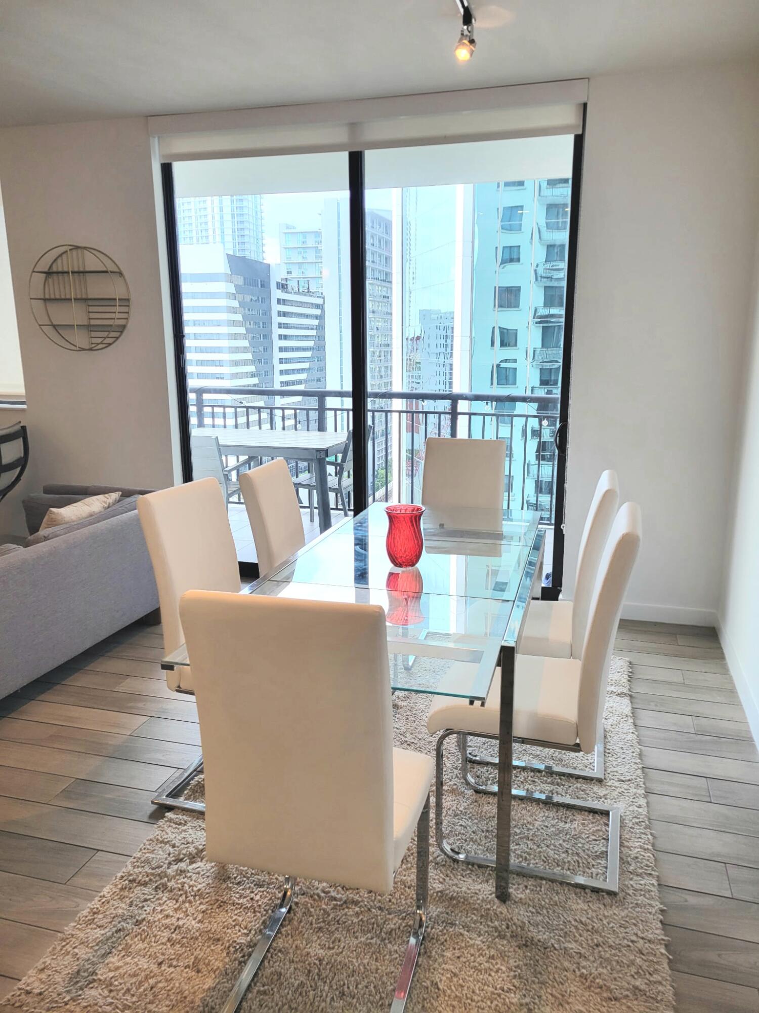 999 SW 1st #1914, Miami FL 33130