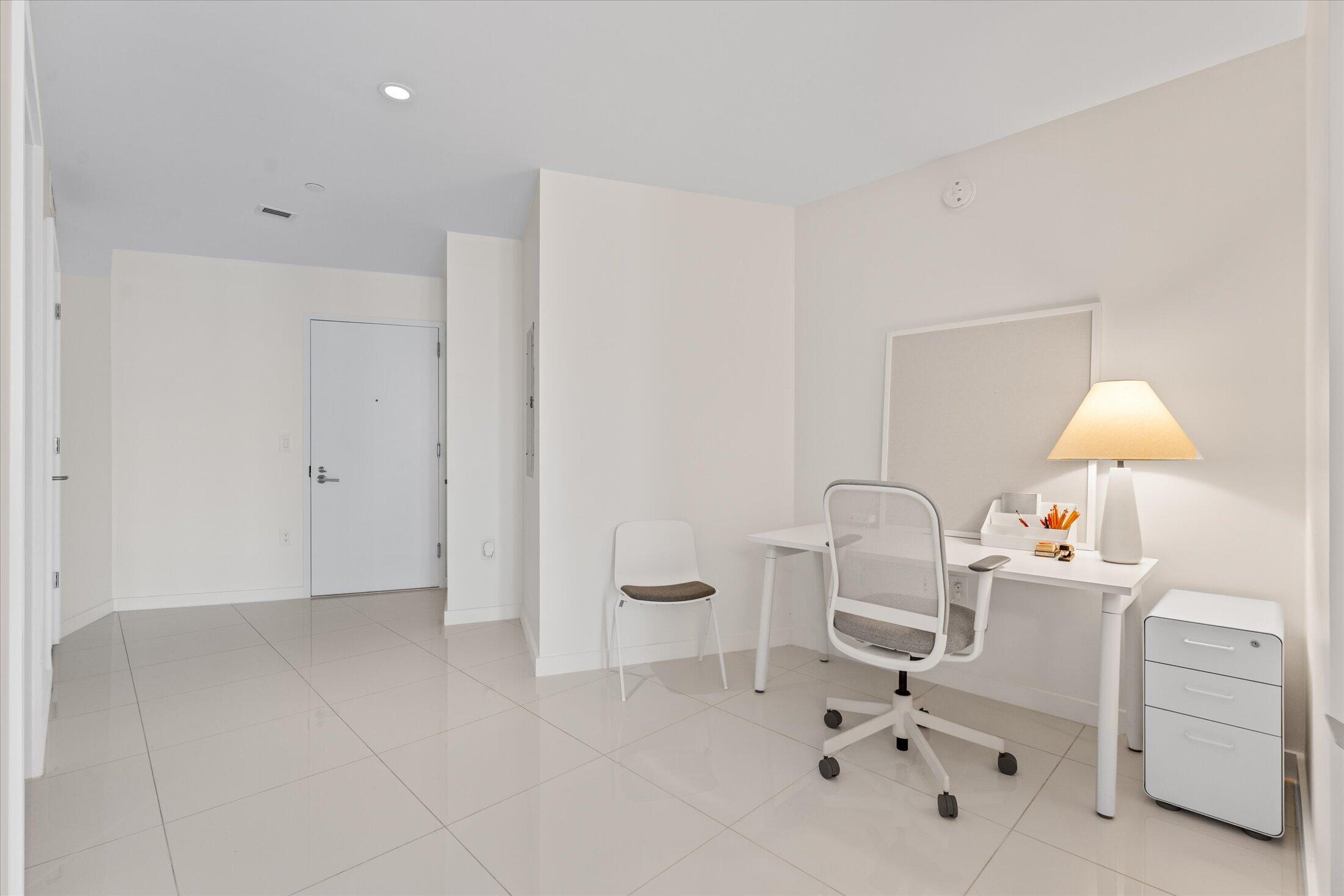 851 NE 1st #4100, Miami FL 33132