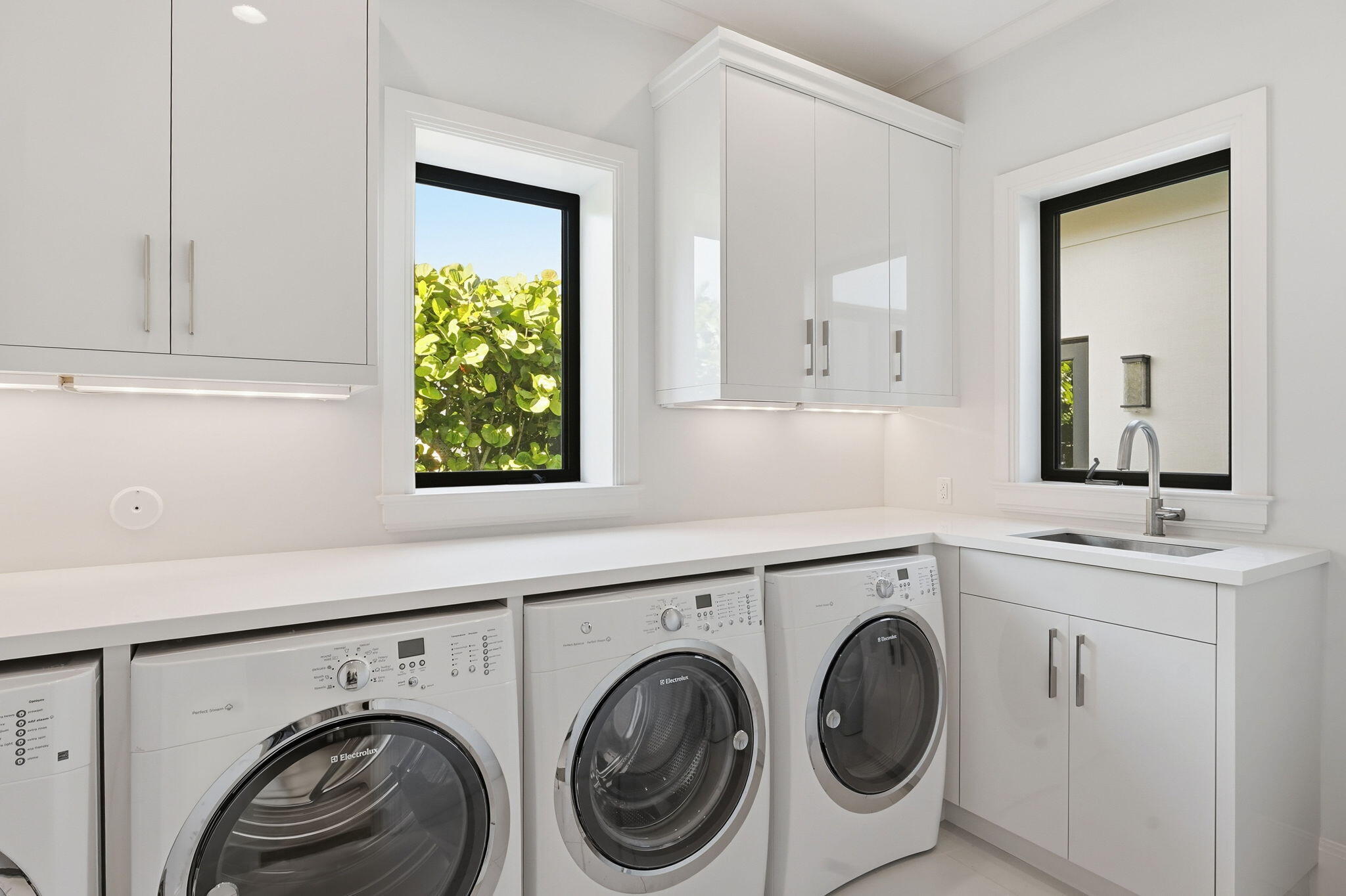 825 W Oyster, Lantana FL 33462