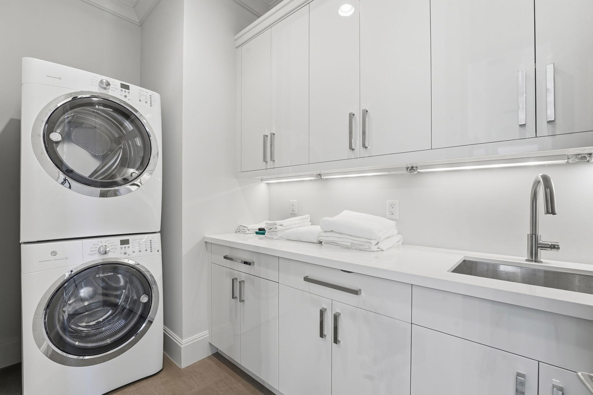 825 W Oyster, Lantana FL 33462