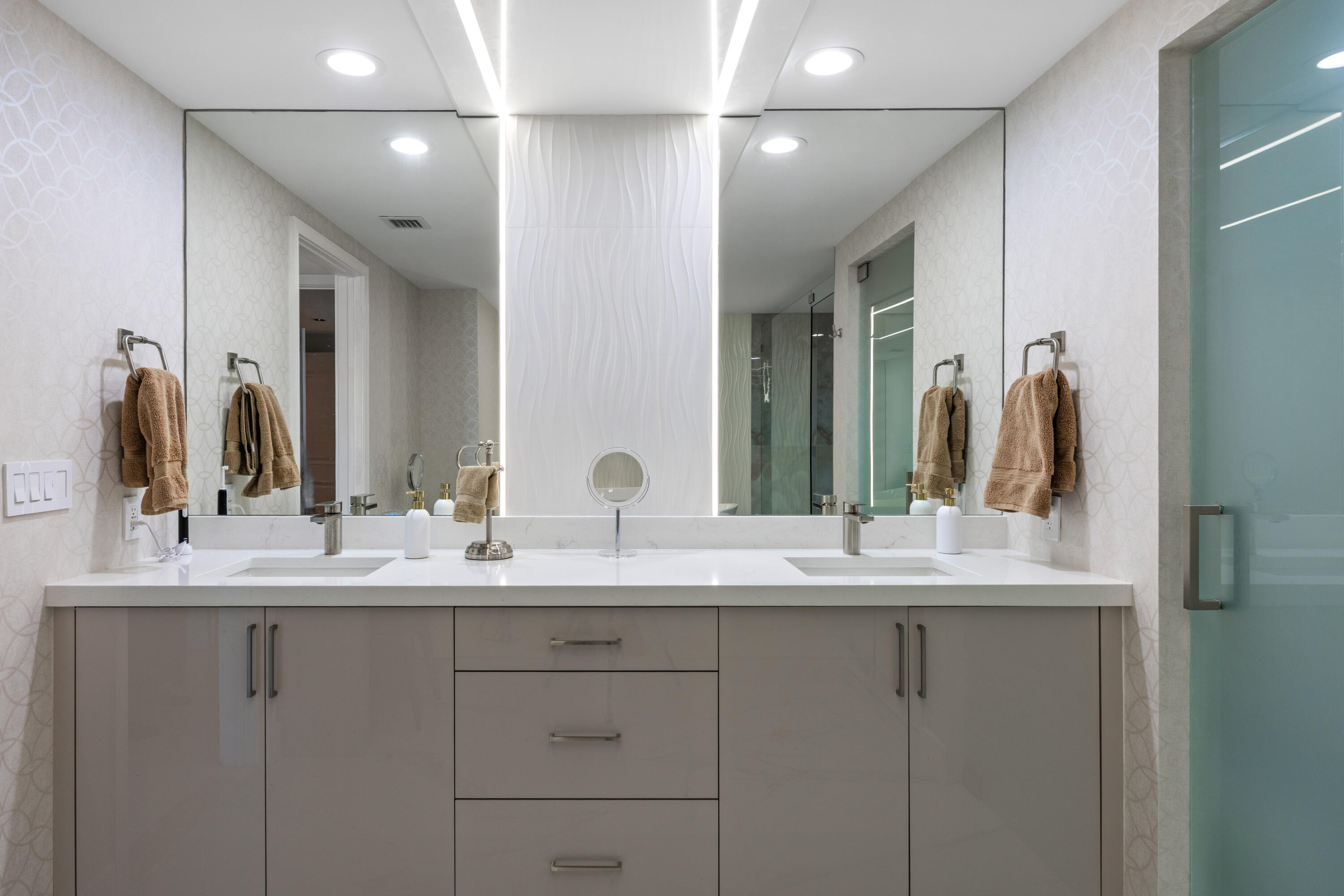 3101 S Ocean #901, Hollywood FL 33019