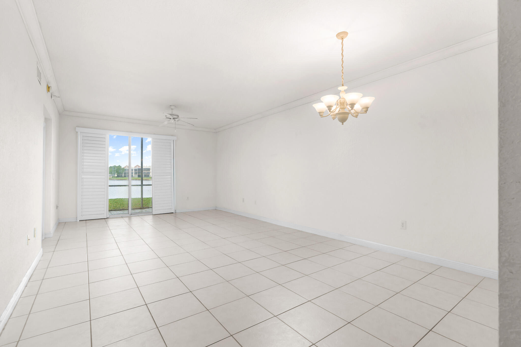 7623 Southampton #102, Tamarac FL 33321