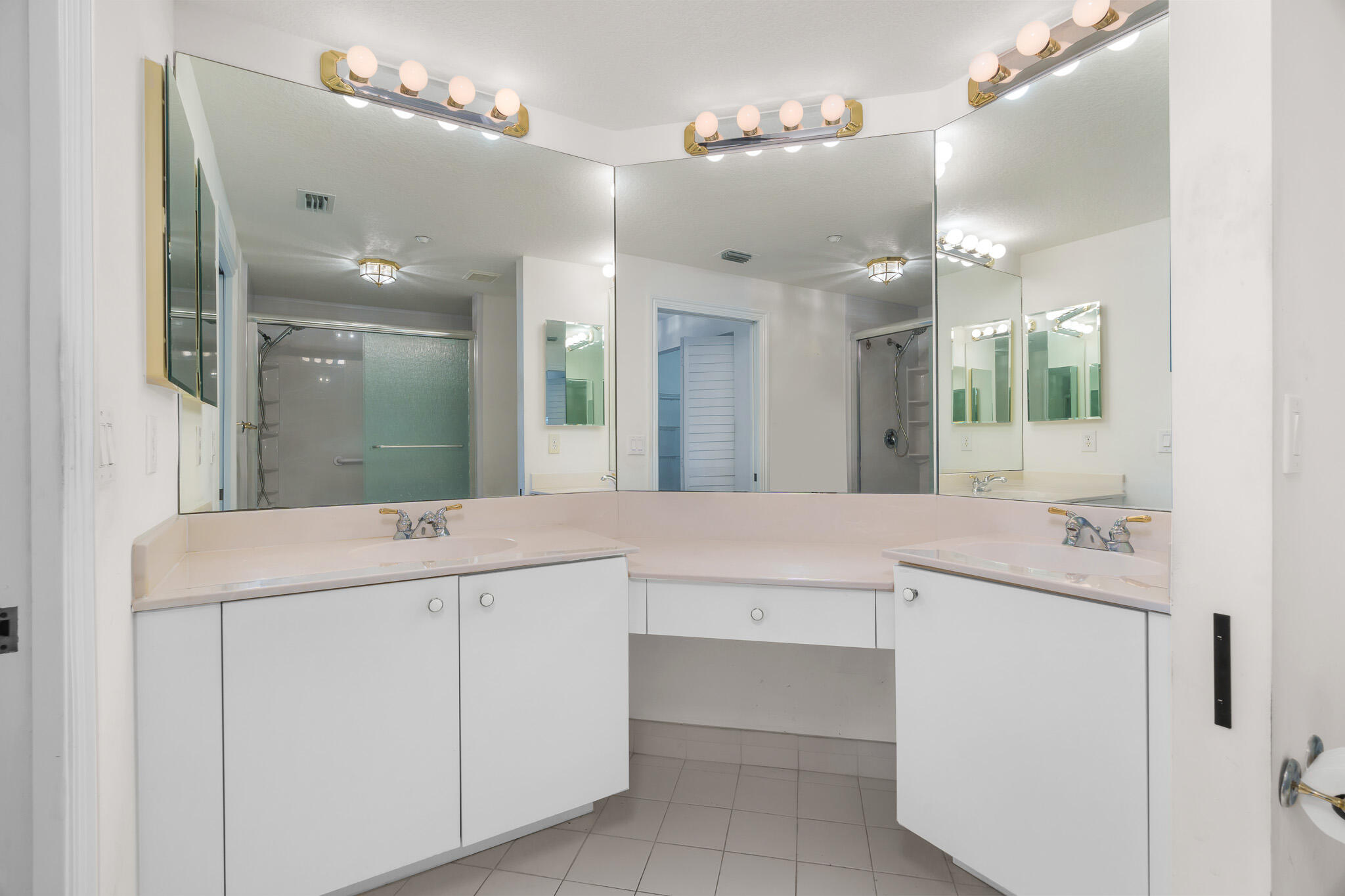 7623 Southampton #102, Tamarac FL 33321