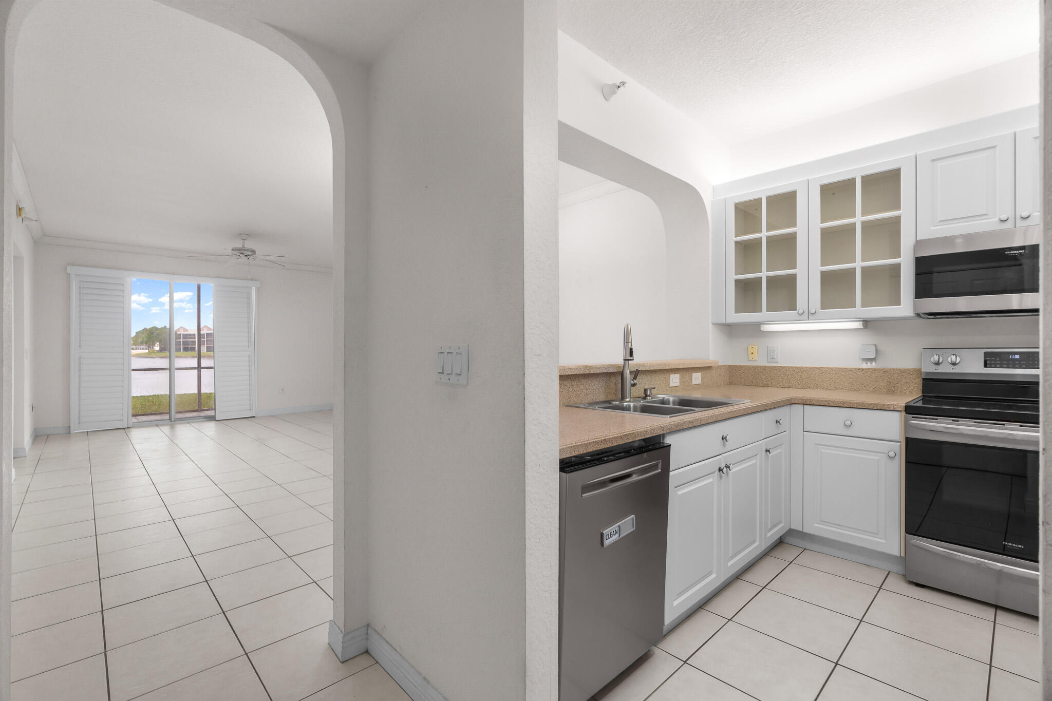7623 Southampton #102, Tamarac FL 33321