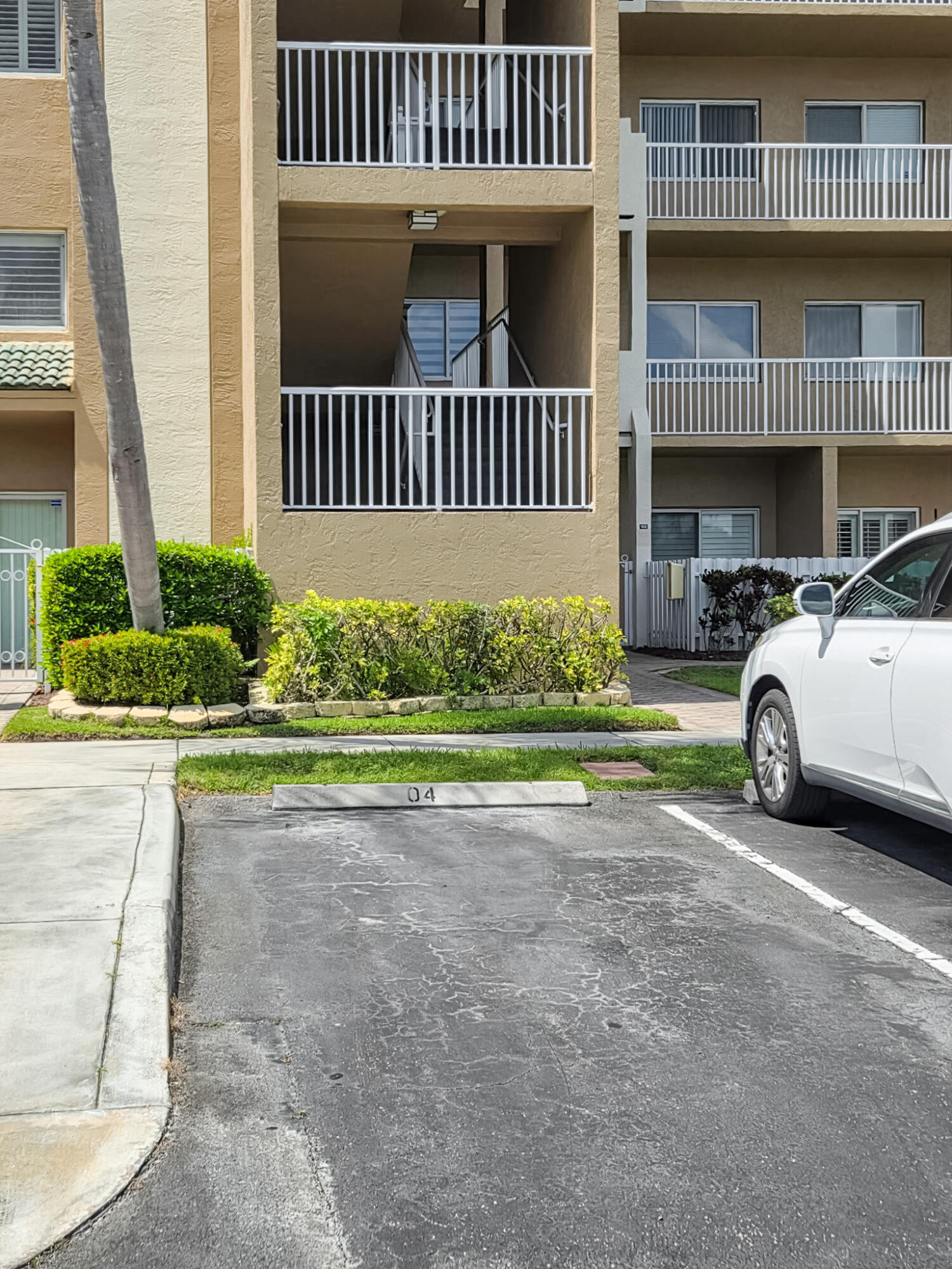 7623 Southampton #102, Tamarac FL 33321