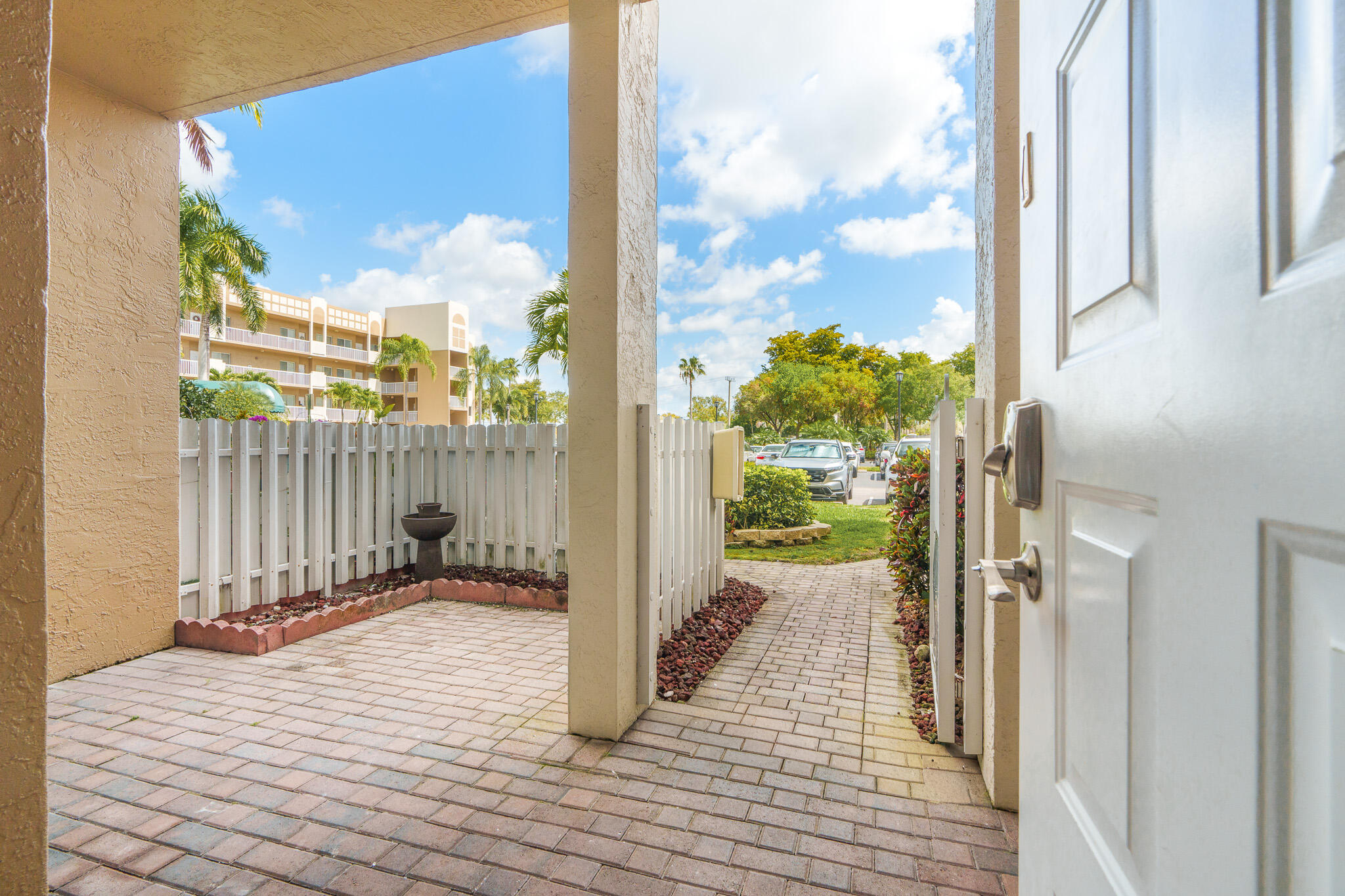 7623 Southampton #102, Tamarac FL 33321