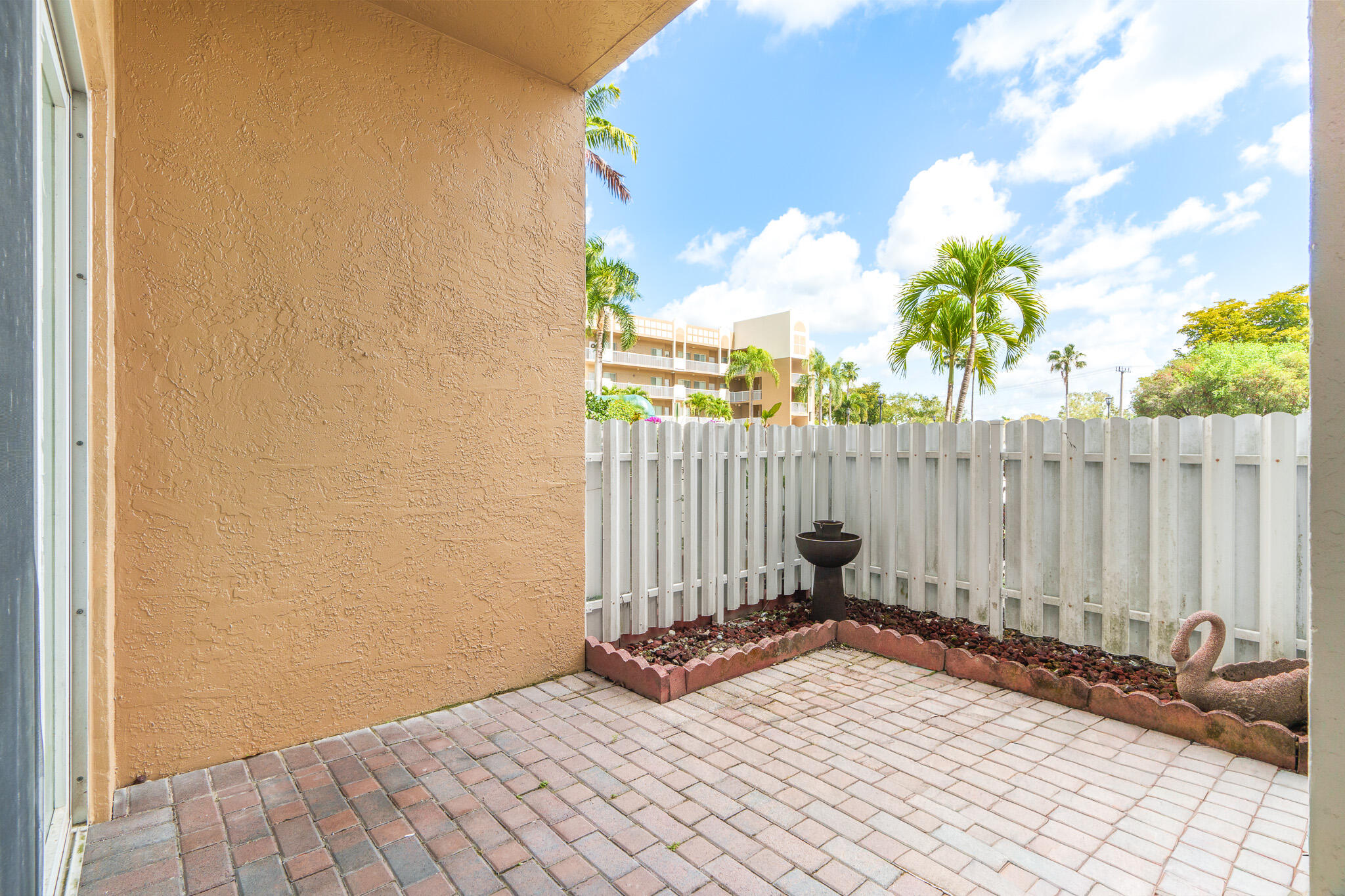 7623 Southampton #102, Tamarac FL 33321