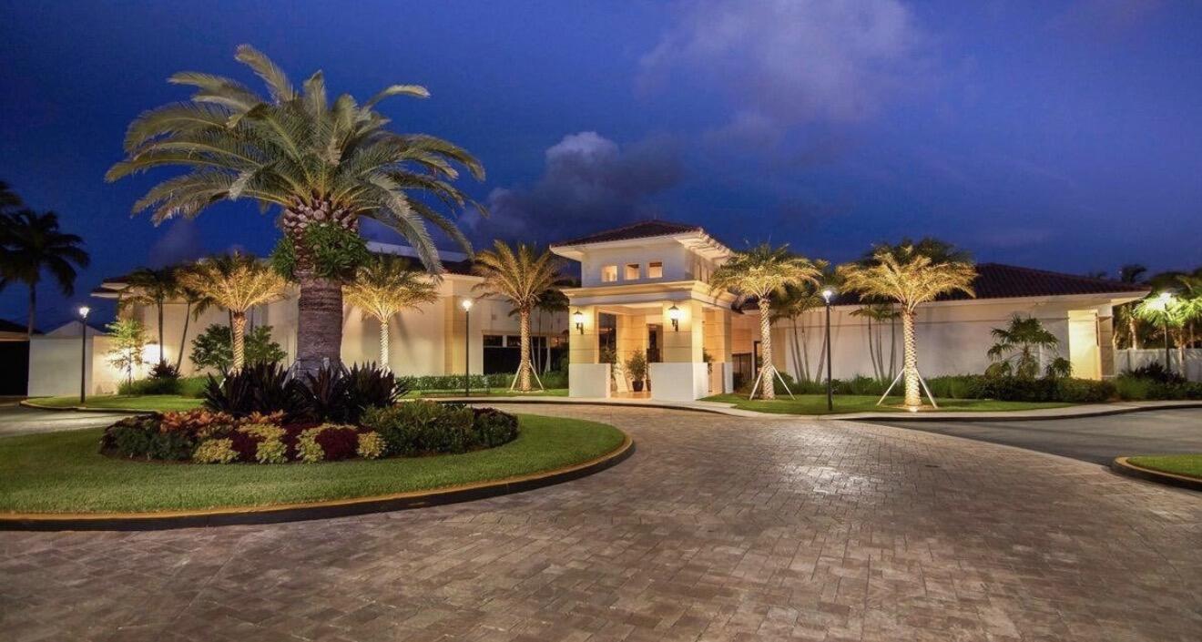 6700 Fox Hollow, West Palm Beach FL 33412