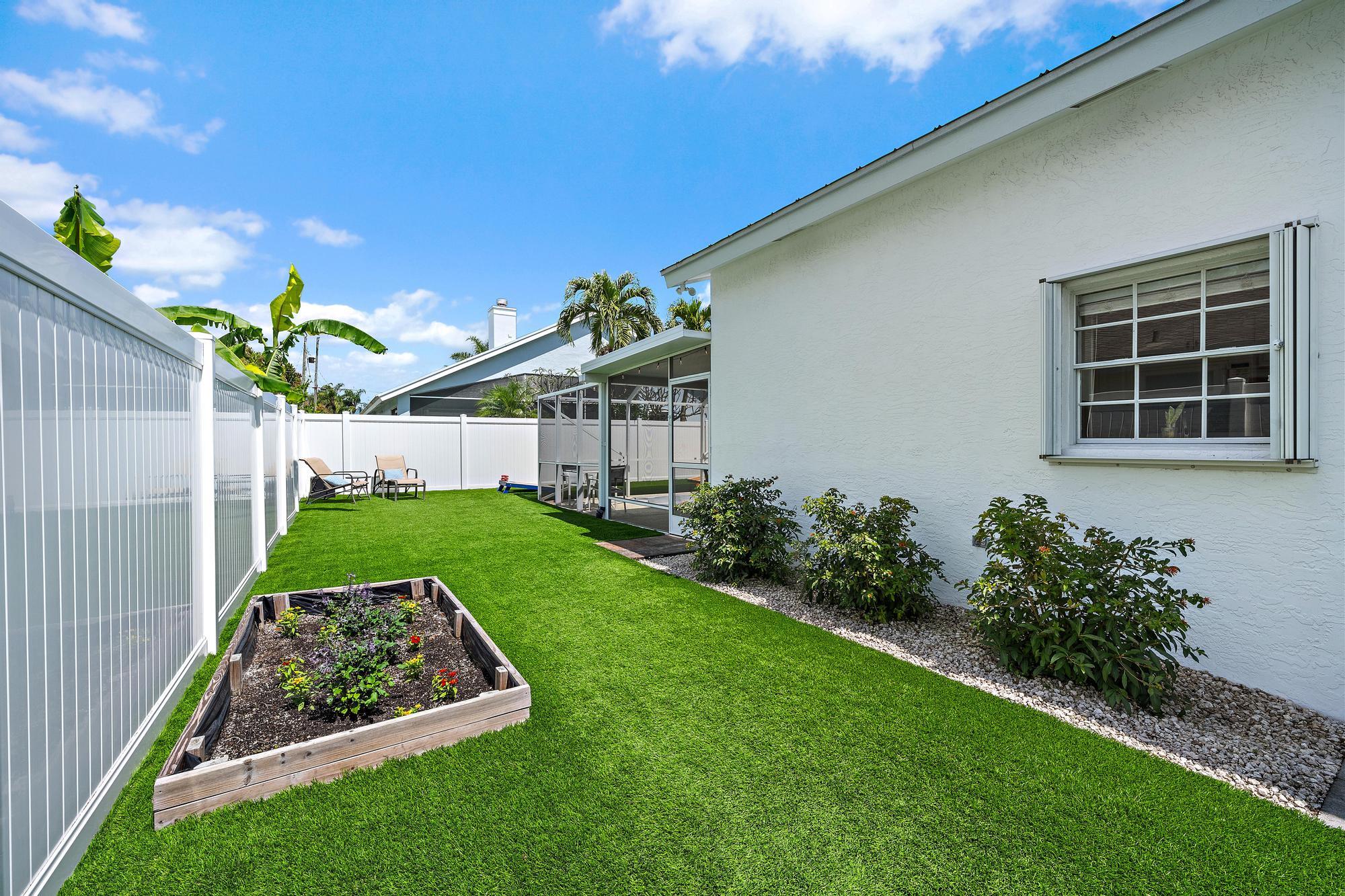 6325 Drake, Jupiter FL 33458