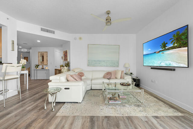 111 SE 8th #705, Fort Lauderdale FL 33301