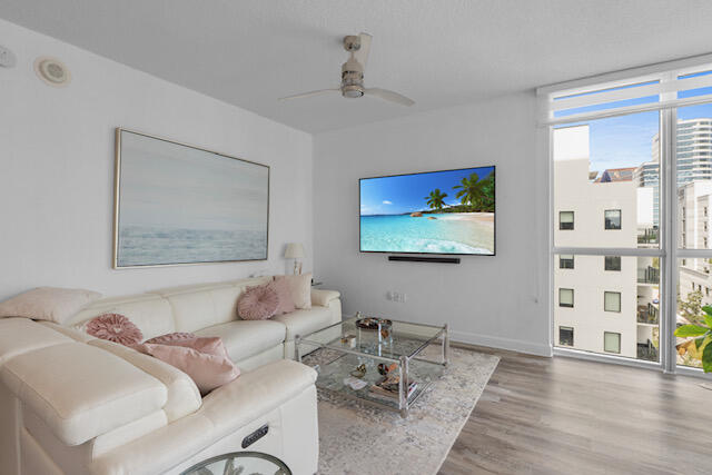 111 SE 8th #705, Fort Lauderdale FL 33301