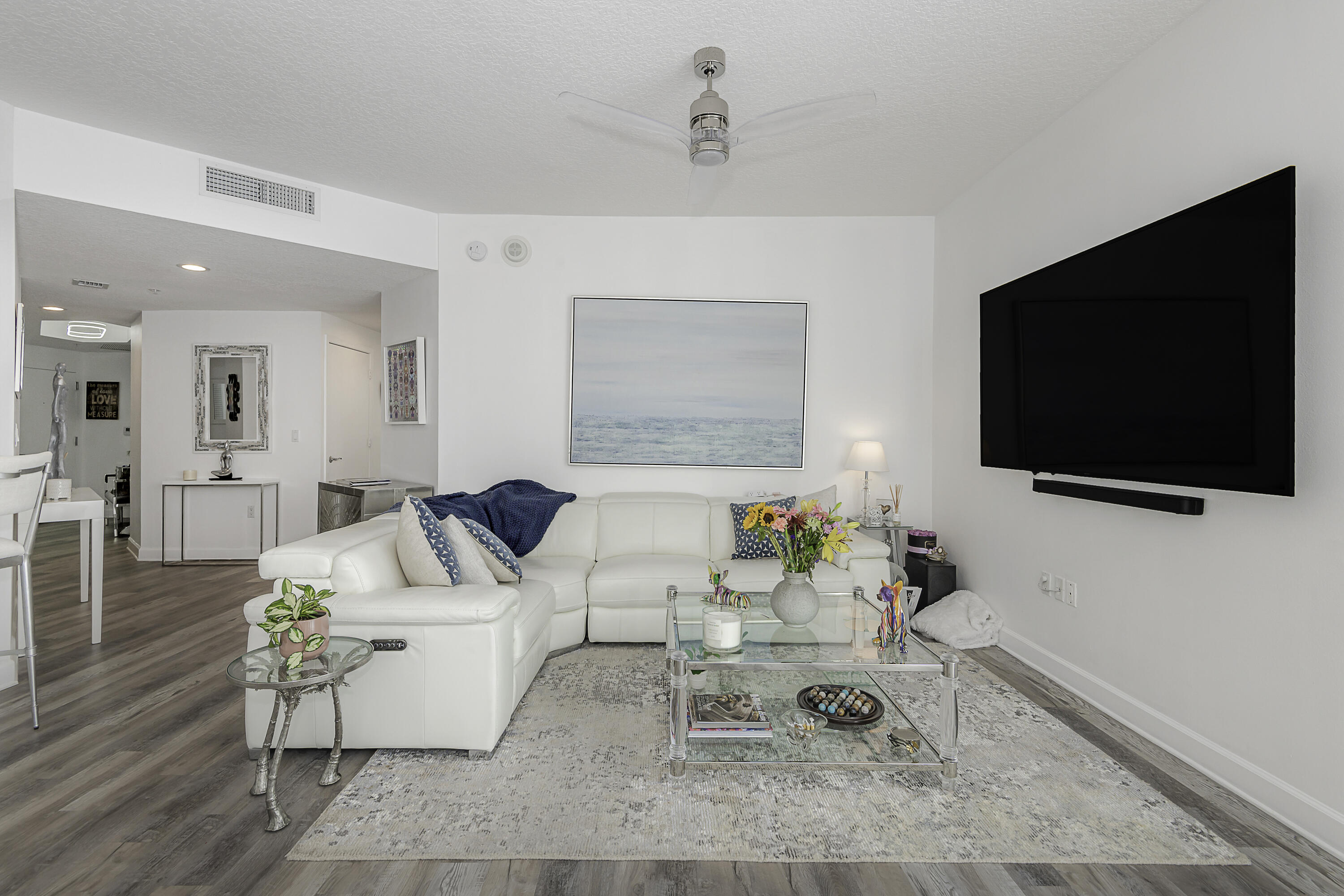 111 SE 8th #705, Fort Lauderdale FL 33301