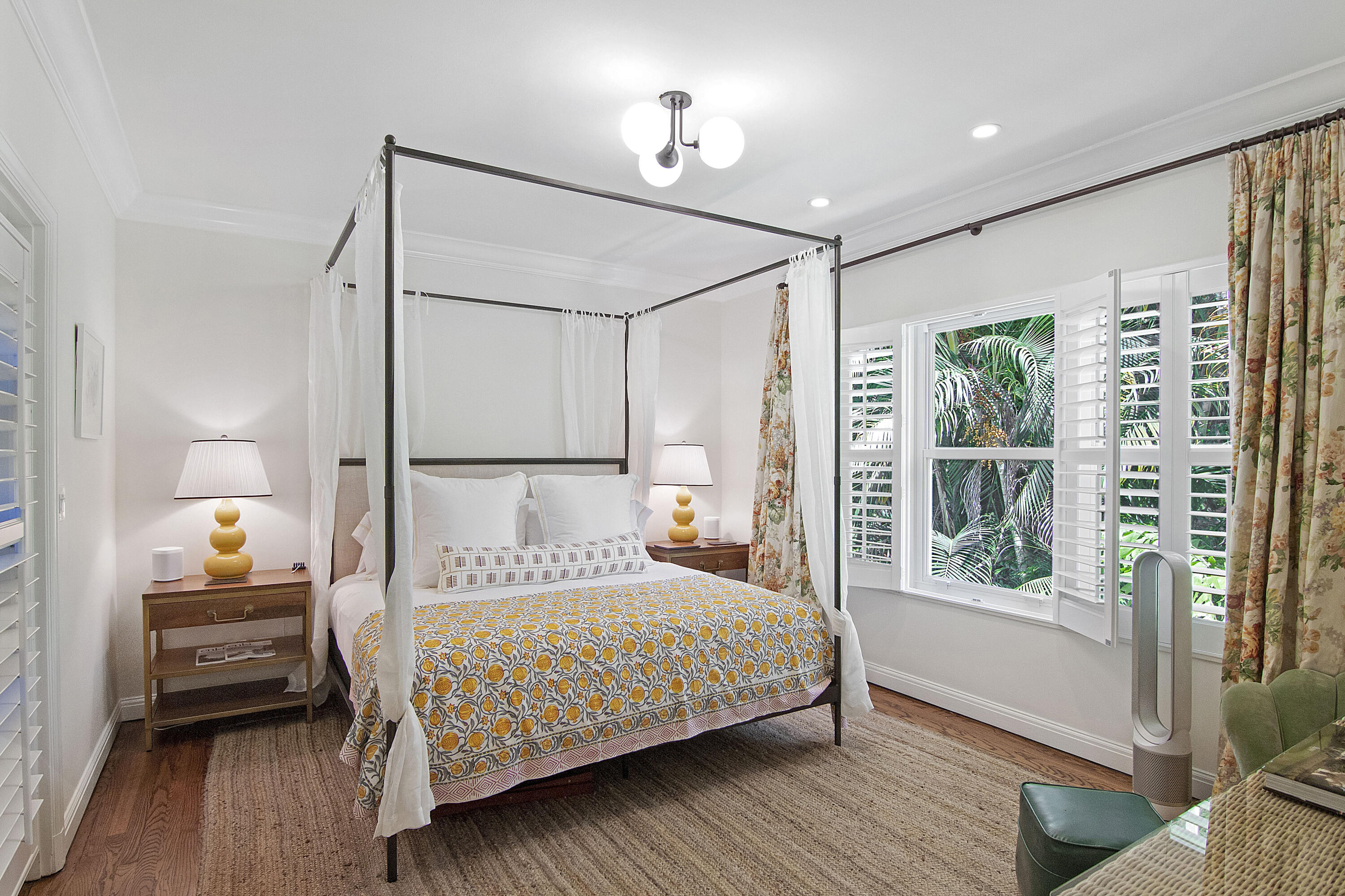 311 Cocoanut #2010, Palm Beach FL 33480