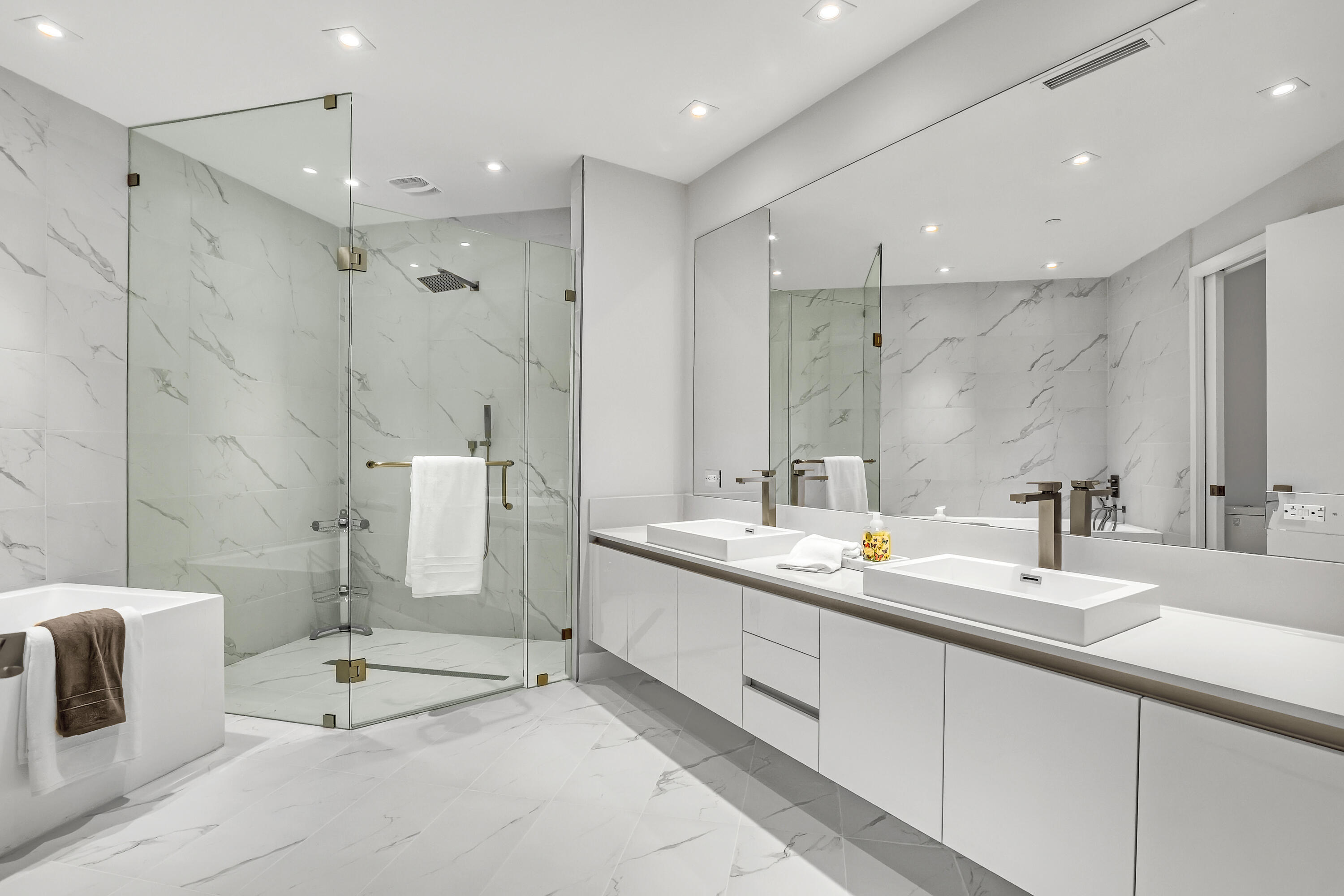 3100 N Ocean #H-1703, Riviera Beach FL 33404
